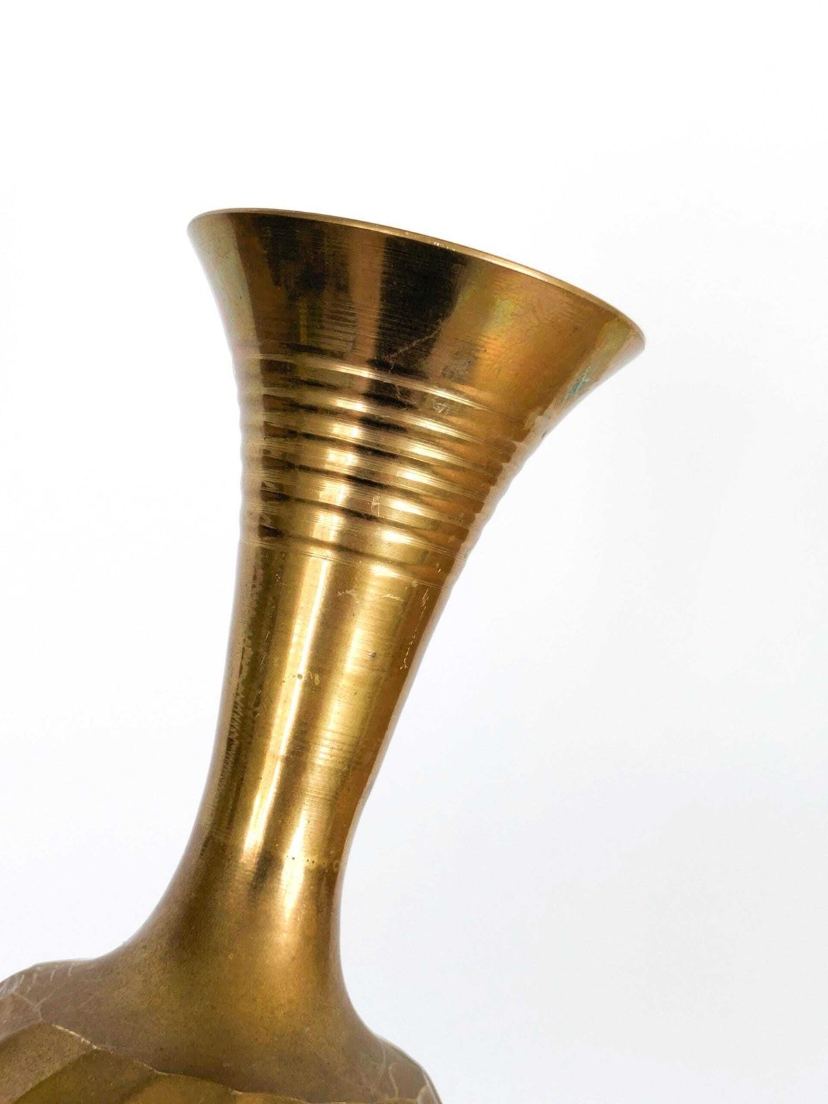 photo vinterior Vintage Brass Trumpet Shaped Pedestal Vase With Ribbed And Swirl Details Mcm Centerpiece
