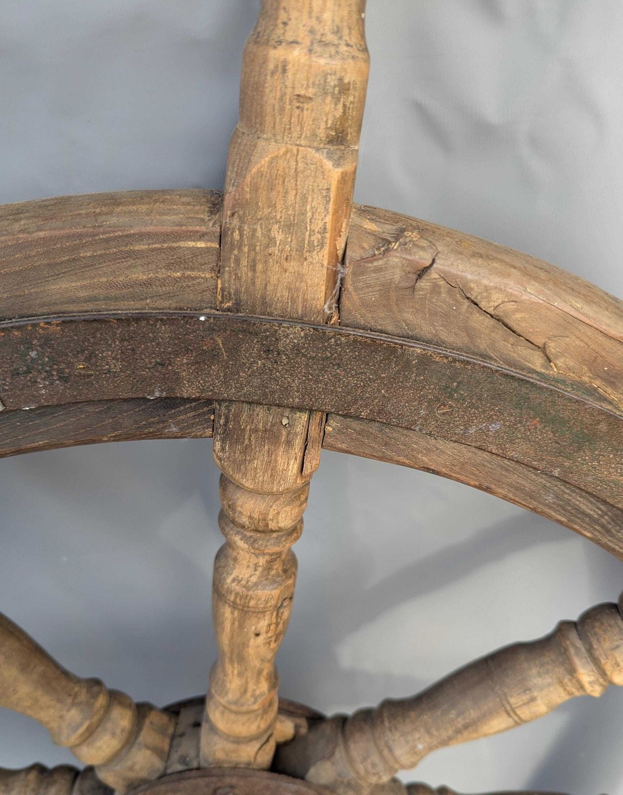 photo vinterior Antique Wooden Ships Wheel, Hand Turned, Nautical Maritime Wall Decor