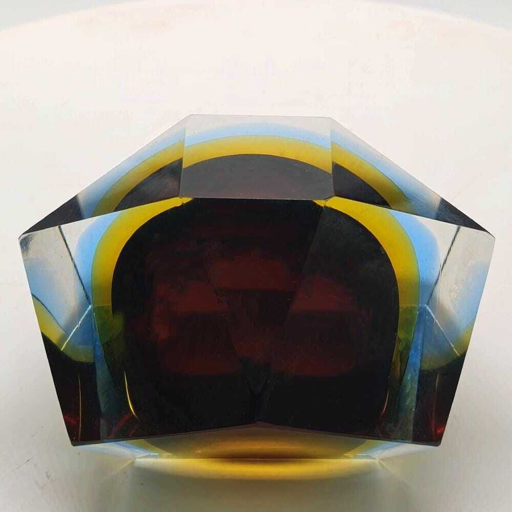 photo furniture Cendrier rare en verre de Murano à l'uranium, années 1960, par Flavio Poli pour Seguso.