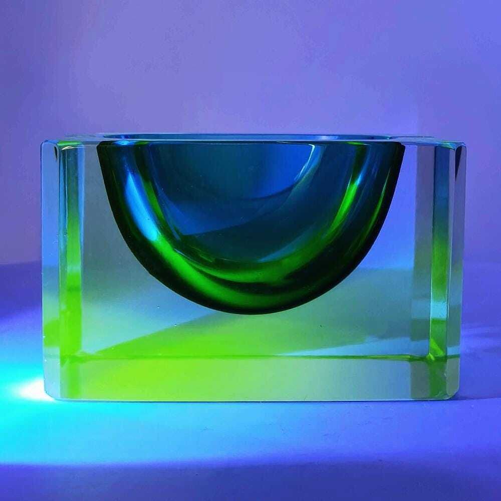 1960s Rare Rectangular Uranium Multifaceted Ashtray Or Catch All In Murano Glass By Flavio Poli For Seguso. Made In Italy.
