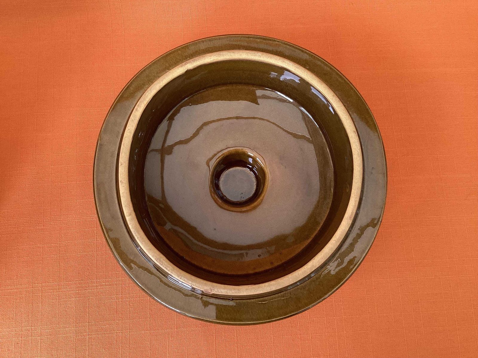 Woonaccessoires TG Green Granville broodpot uit de jaren 1970, traditionele aardewerken voorraadpot photo