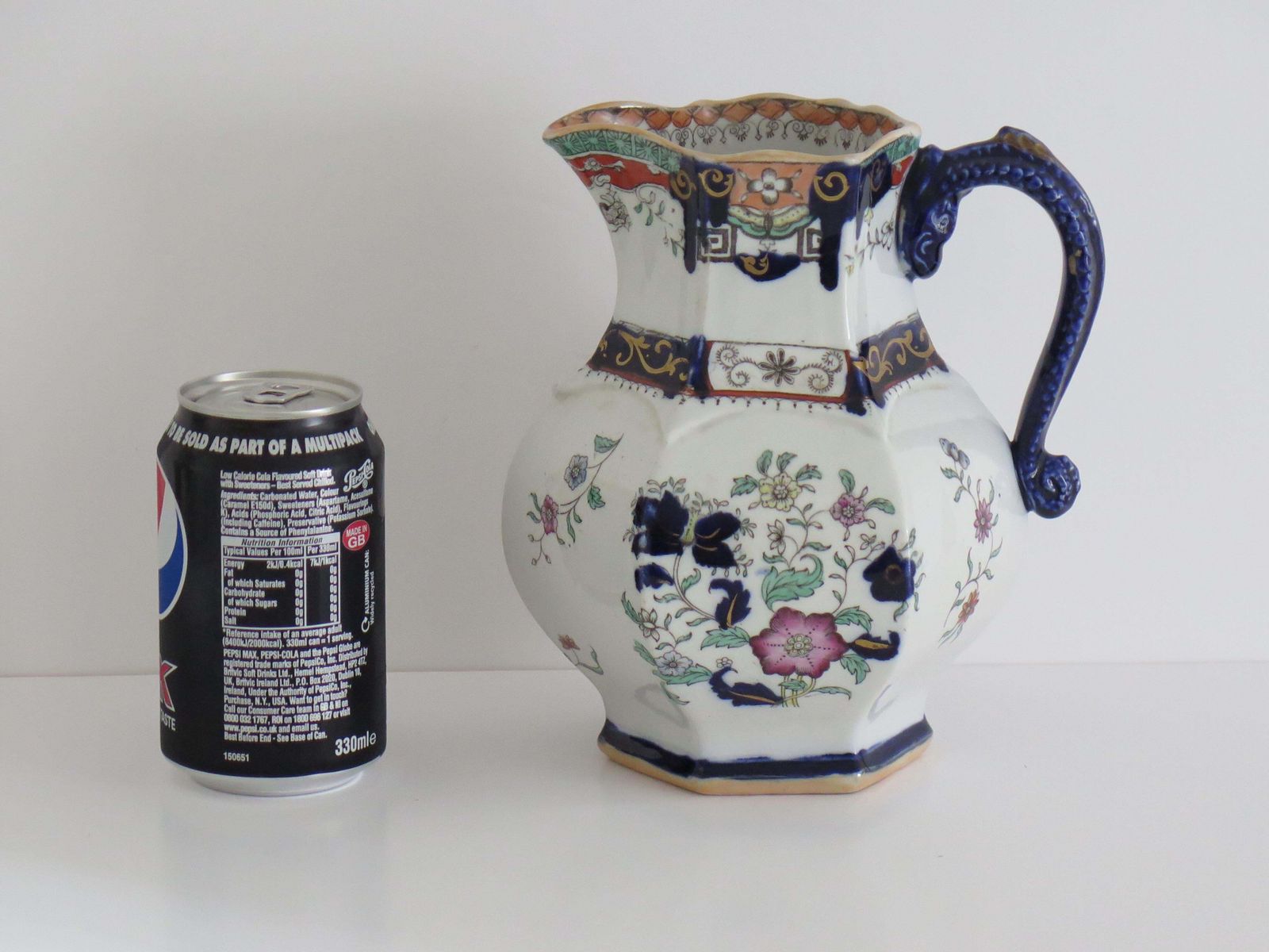 photo vintage Mason's Ironstone Jug, Hexagonal Pitcher With Serpent Handle, 1830.