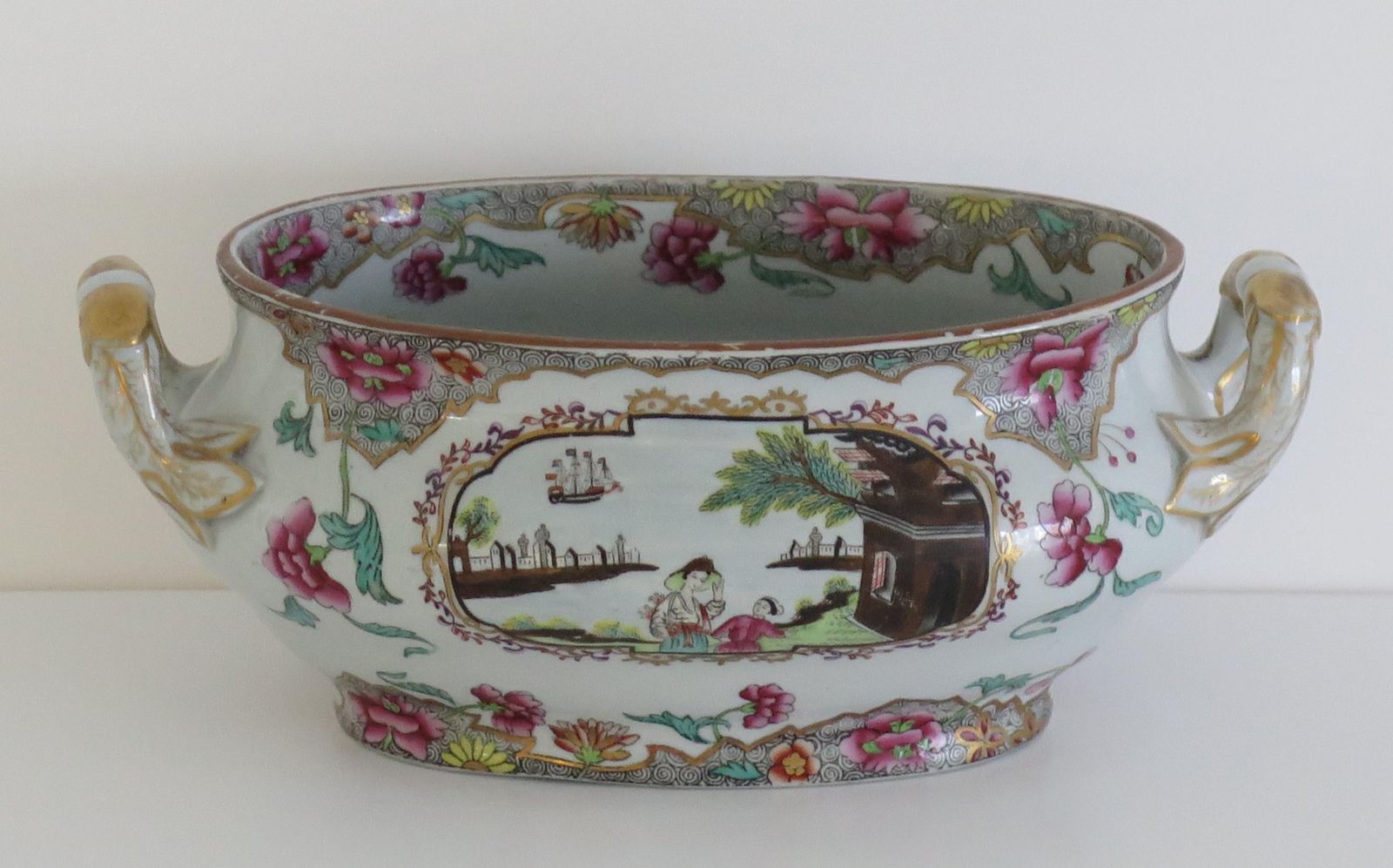 Spode Stone China sauskom, Ship Pattern nr. 3067, ca. 1810. photo furniture