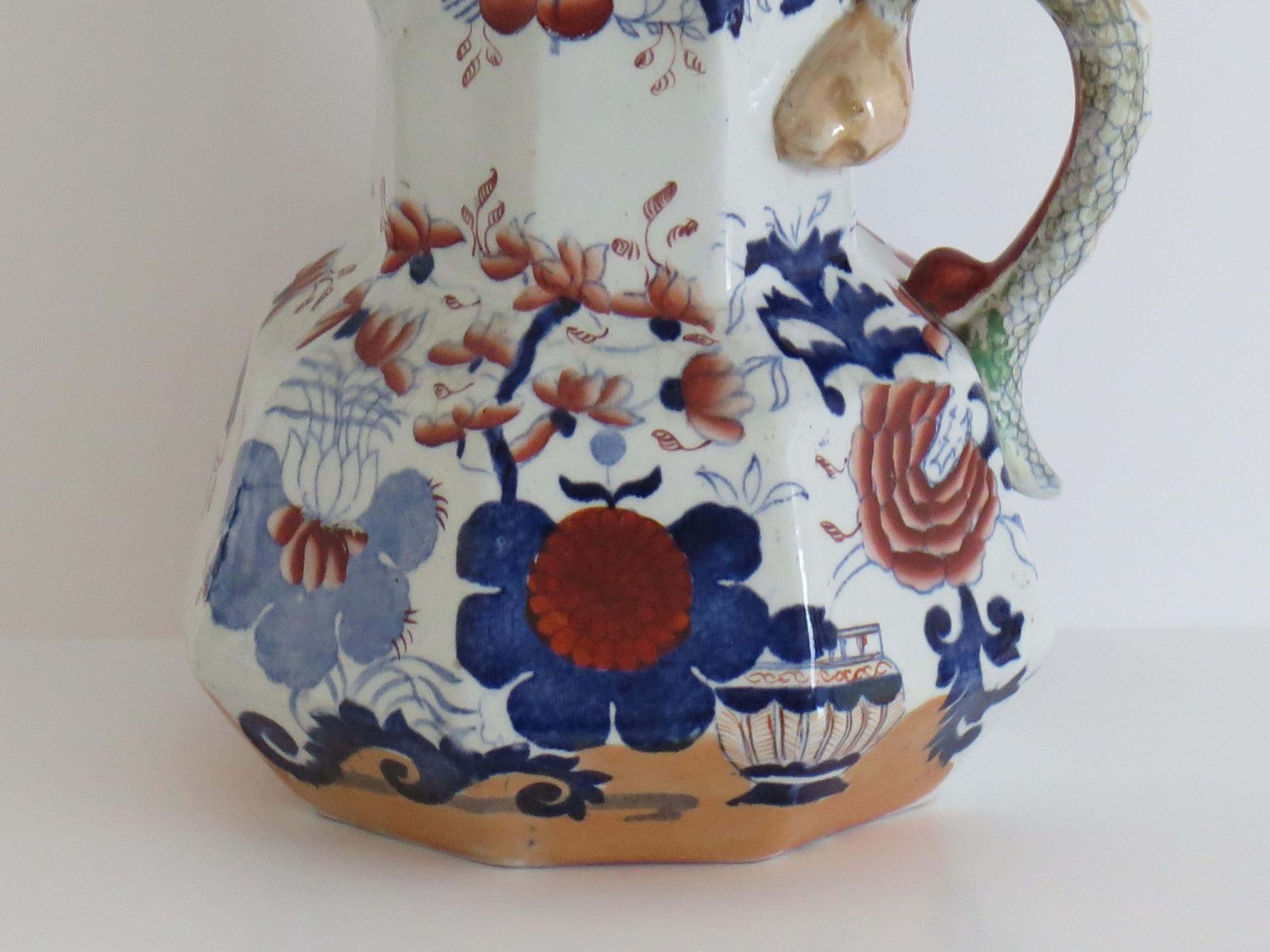 Mason's Ironstone Hydra grote kan, Basket Pattern, antieke pitcher, 1830. photo vinterior