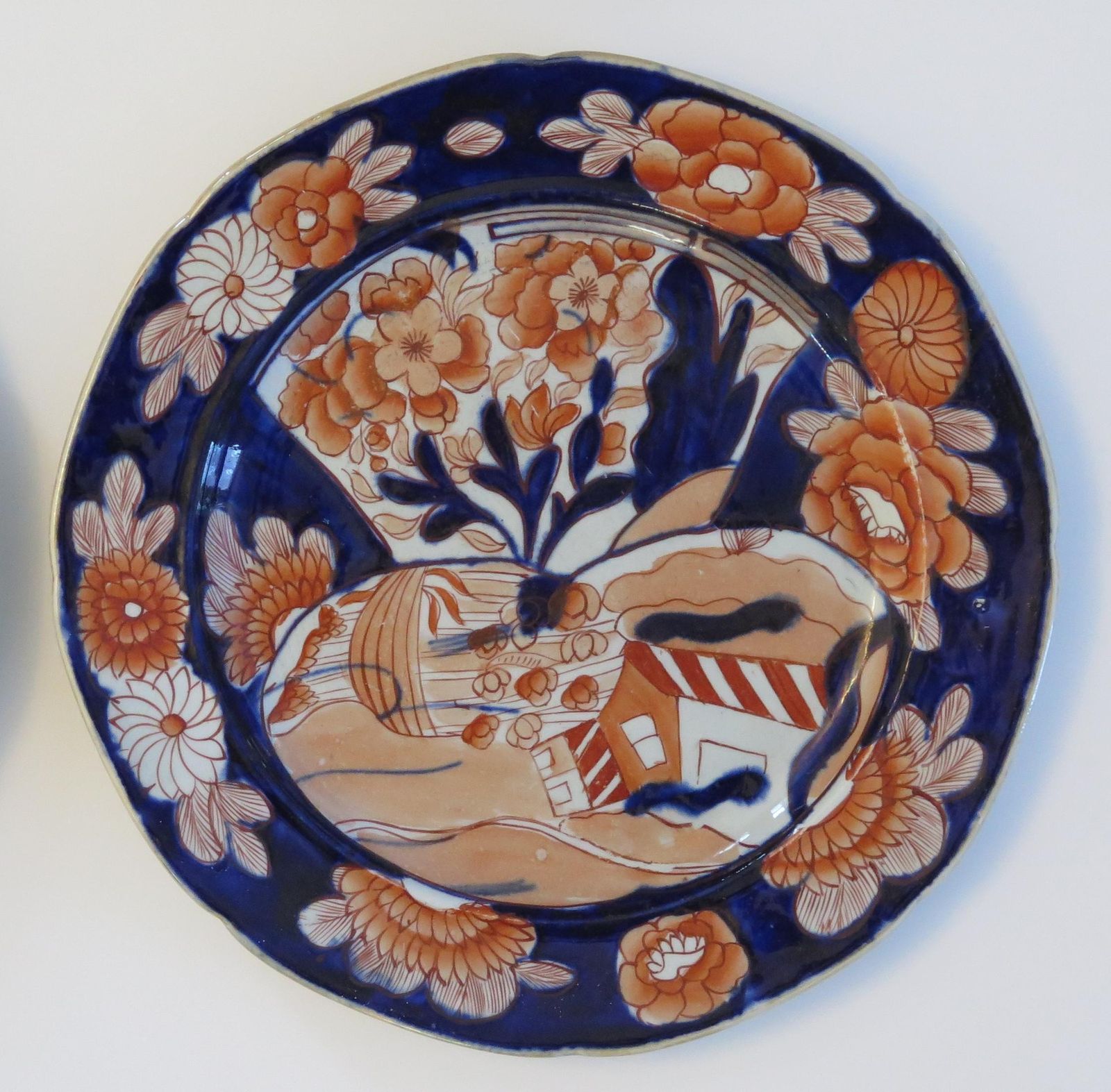 photo vintage Antiek harlequin set van zes Mason's Ironstone dinerborden, 1818.