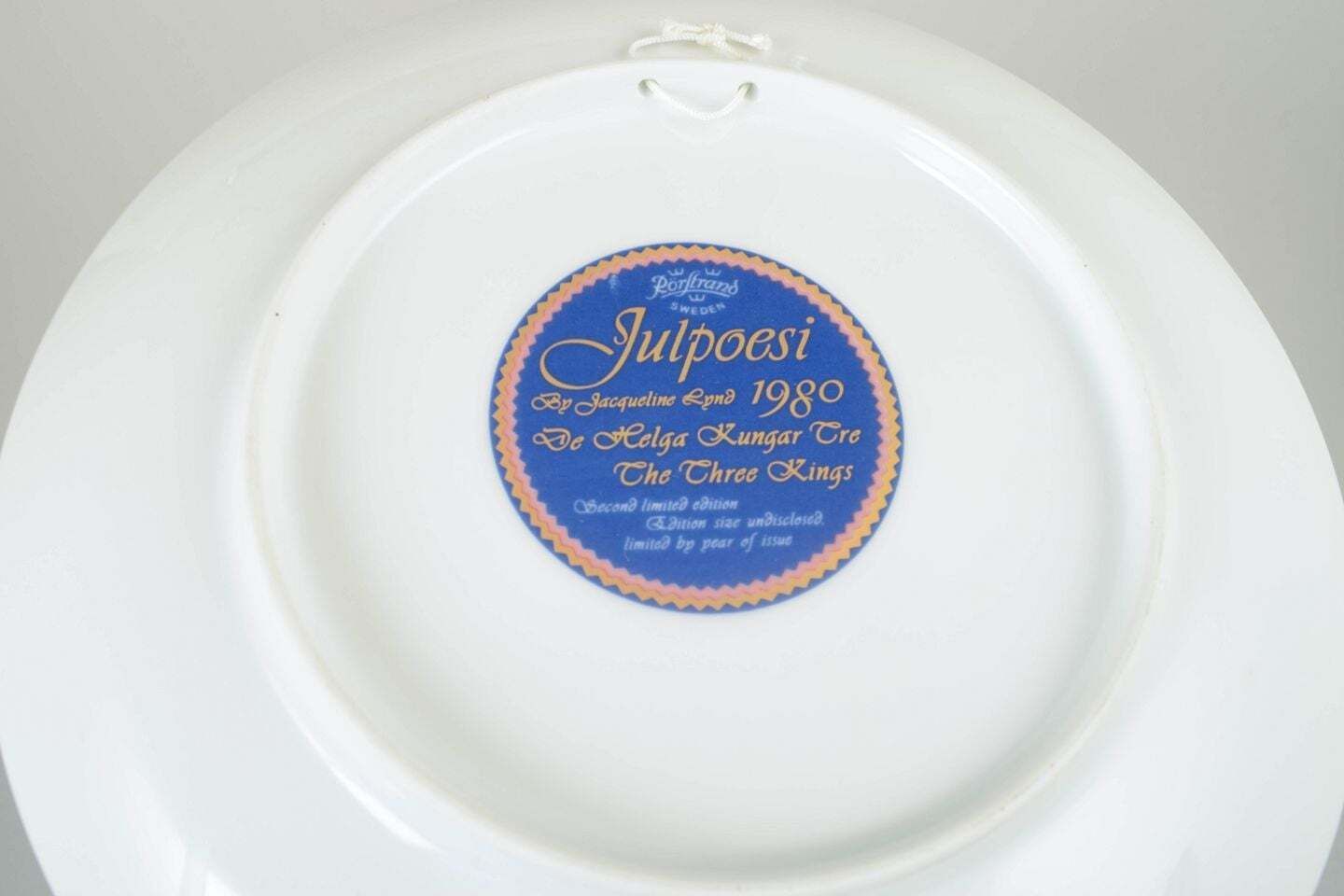 Lot de quatre assiettes de Noël en faïence Rörstrand, par Jacqueline Lynd, années 1980 photo Décoration