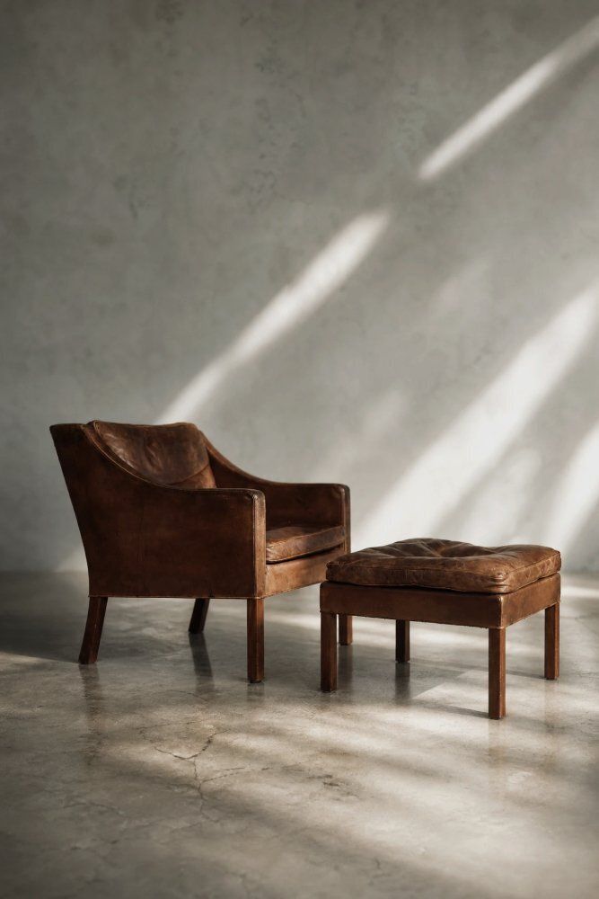 photo vinterior Set Of Vintage Danish Modern Leather Model 2207 Lounge Chair And Ottoman By Børge Mogensen For Fredericia, 1960s.