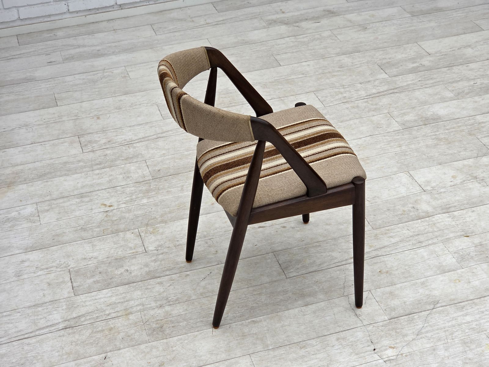 photo vinterior jaren 1960, Deens design van Kai Kristensen, model 31, paar fauteuils.