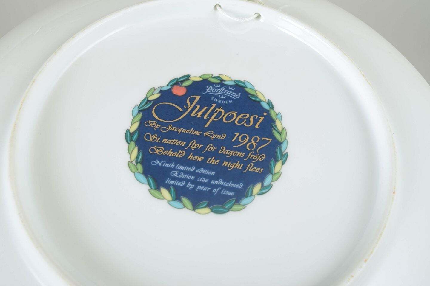 Jacqueline Lynd voor Rörstrand. Set van vier kerstborden in faience. Jaren 1980 photo Woonaccessoires