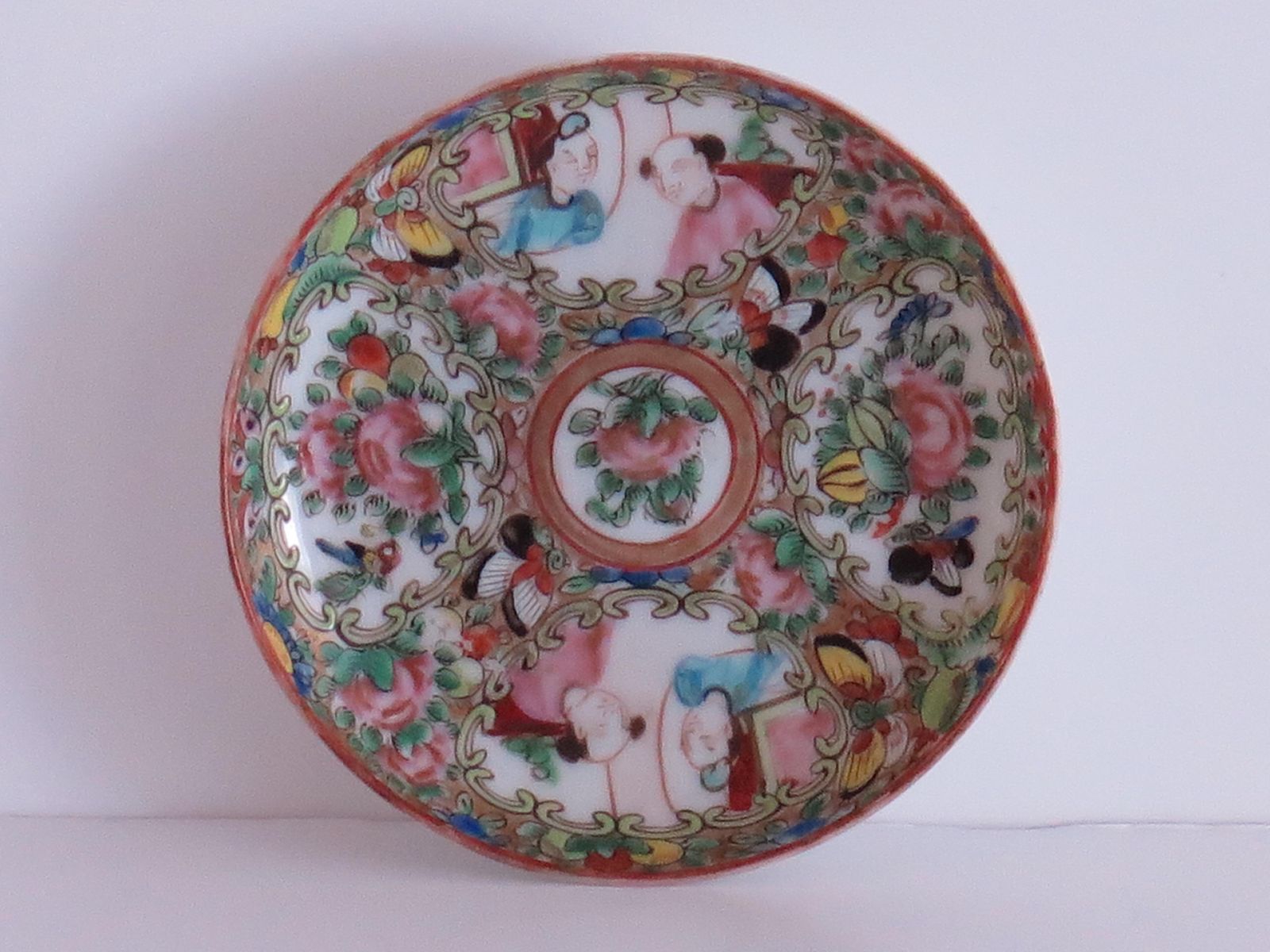 photo for sale Chinese Export Rose Medallion, twee kopjes en twee schoteltjes, Qing, ca. 1850