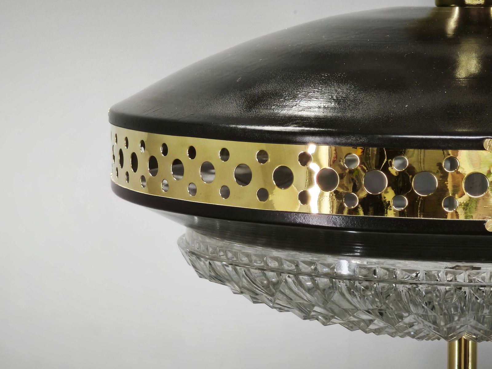 Space Age Ufo Hanglamp Ca. Jaren 1960 Van Ludib Bratislava, Tsjecho-Slowakije photo vinterior