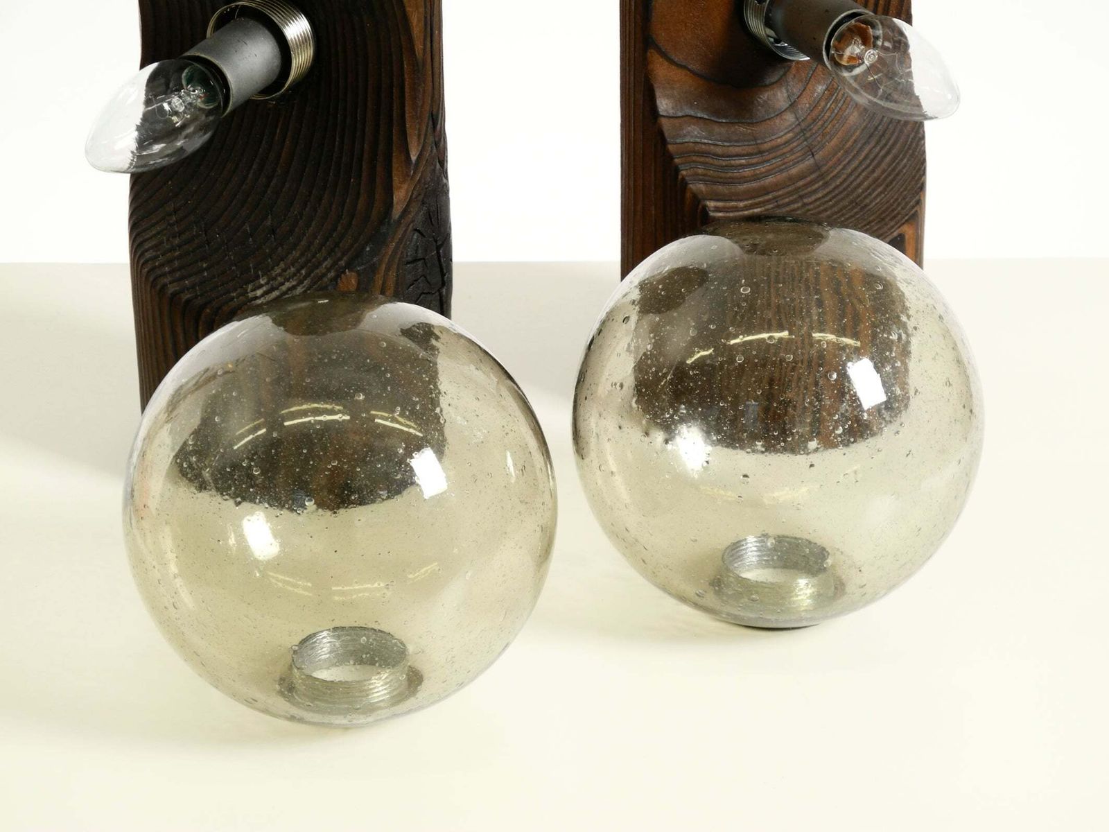photo vintage Paire de lampes de table et lampes murales Temde en pin massif, années 1960, lot de deux