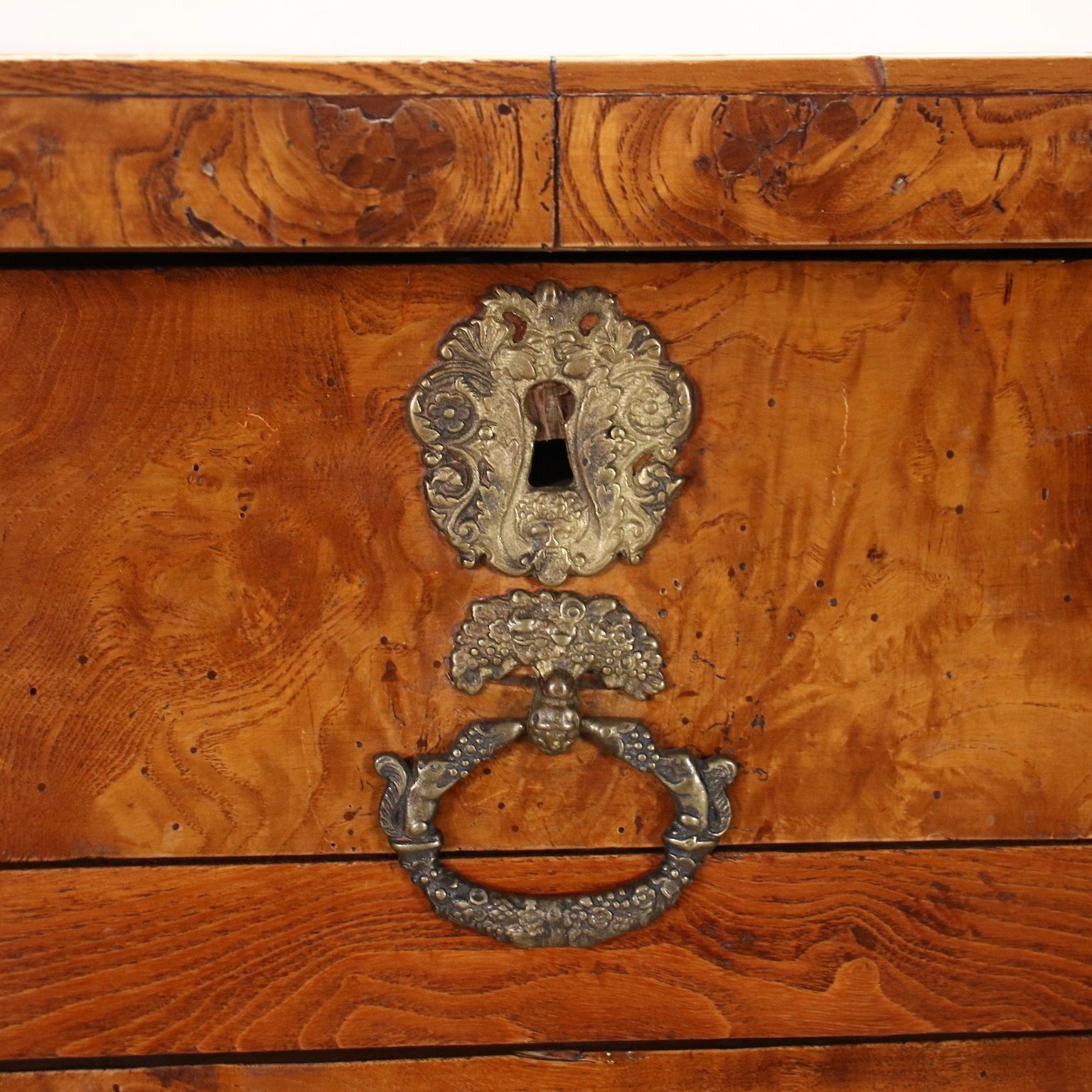 photo furniture Restauratie dressoir, olm, Frankrijk, 19e eeuw