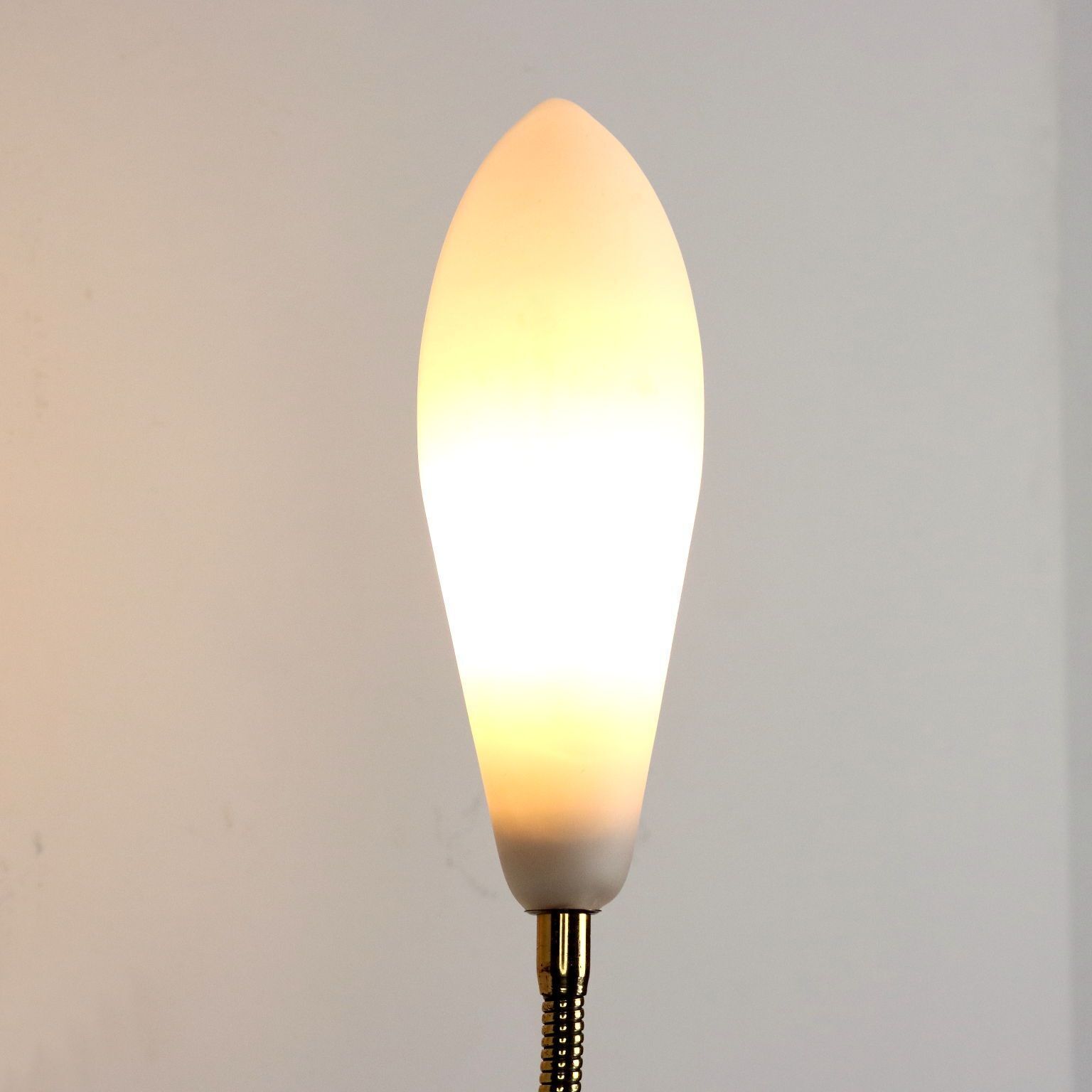 Vintage wandlamp flexibele arm messing glas design Italië ca. jaren 1950 photo furniture