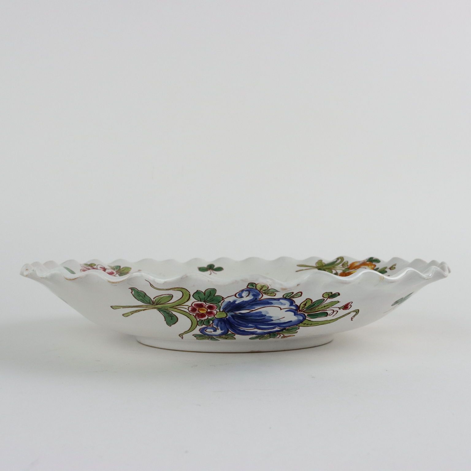 Antieke schaal, majolica, man. Boselli Savona Italië 19e eeuw photo for sale