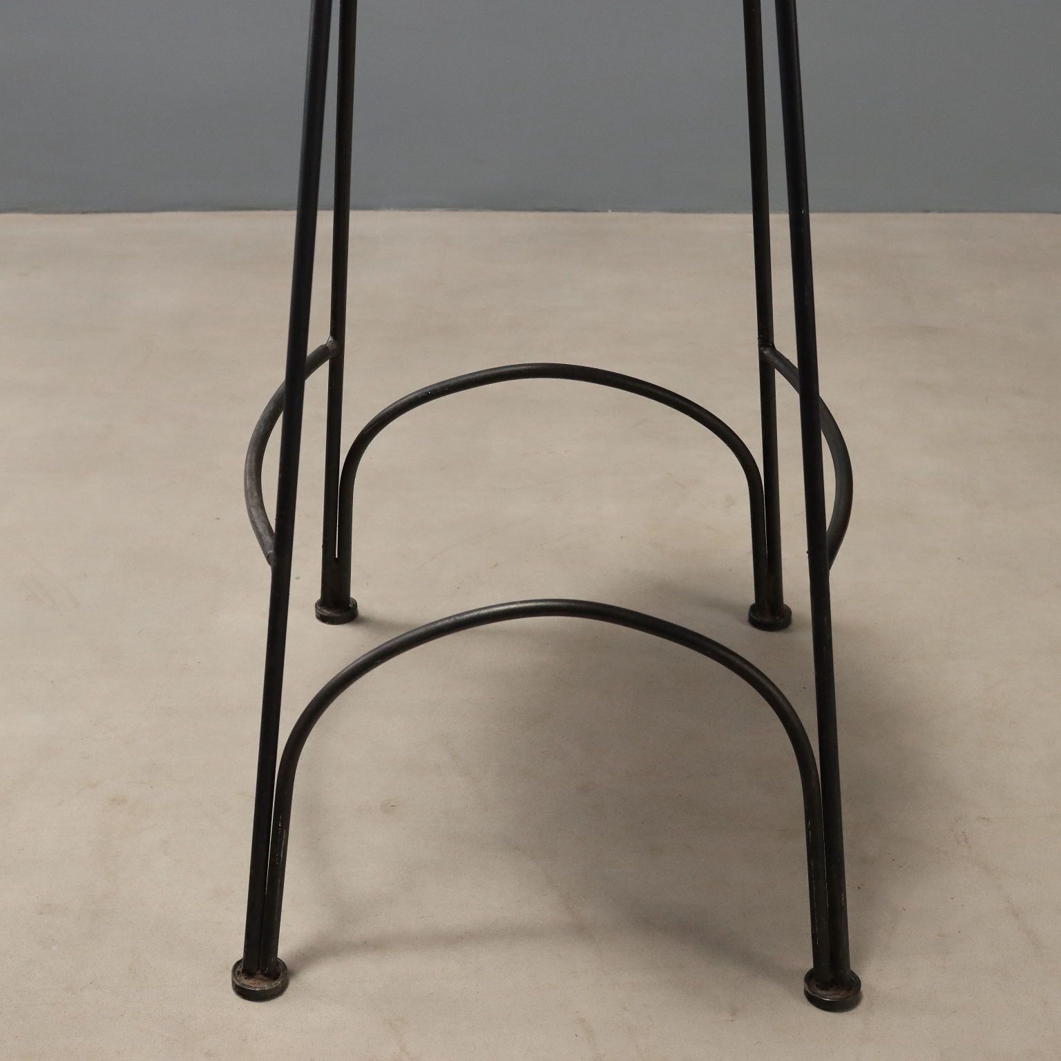 'Banana' Stool van Tom Dixon voor Cappellini photo buy