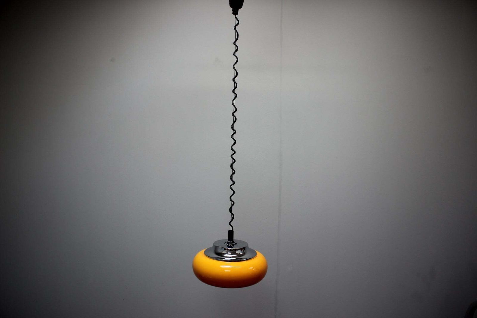 photo for sale Harvey Guzzini oranje Space Age hanglamp, Italië, jaren 1970