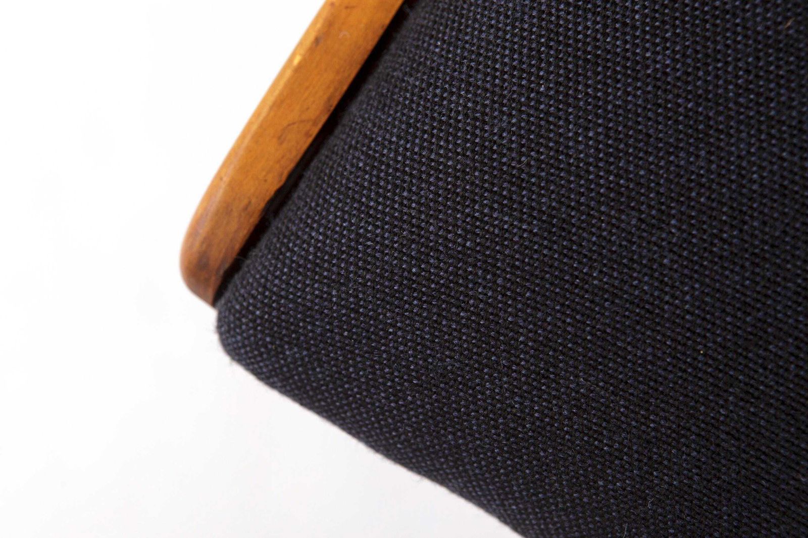 Paar vintage beukenhouten fauteuils, jaren 1960-1970, donkerblauwe bekleding, mid-century modern eetkamerstoelen photo furniture