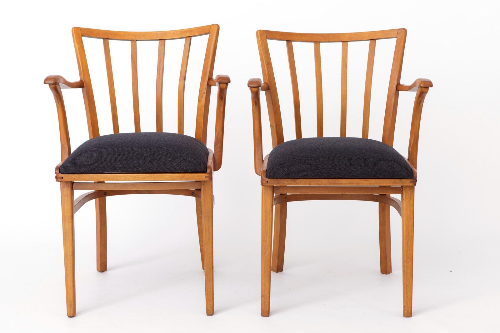 Paar vintage beukenhouten fauteuils, jaren 1960-1970, donkerblauwe bekleding, mid-century modern eetkamerstoelen photo for sale