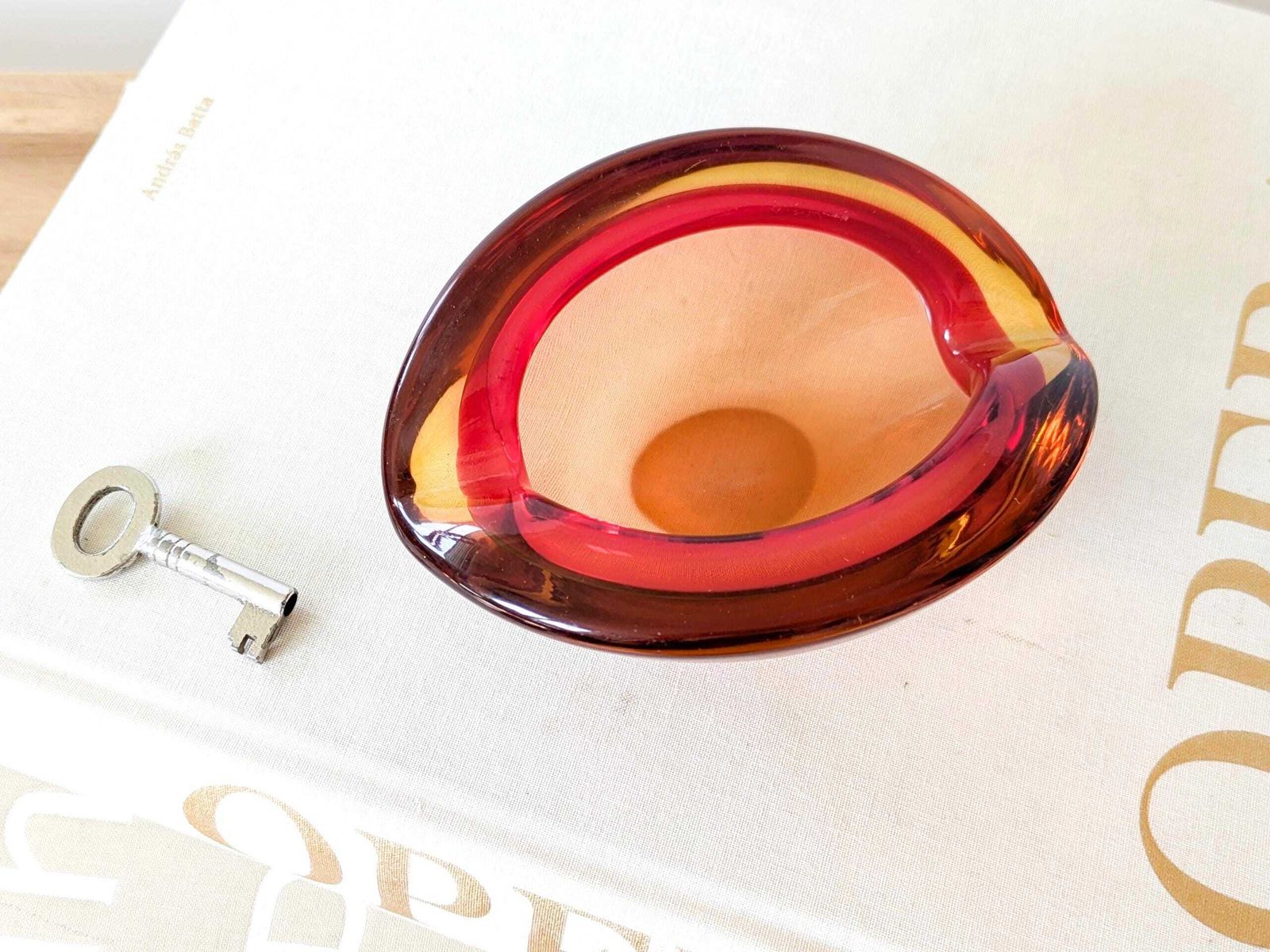 Vintage Murano Sommerso glazen asbak oranje roze mid-century opvangschaal of snuisterijenschaaltje