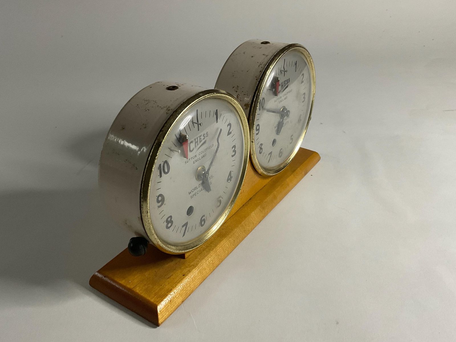 photo for sale Vintage Sutton Coldfield schaakklok, jaren 1960, verzamelobject voor schaakliefhebbers