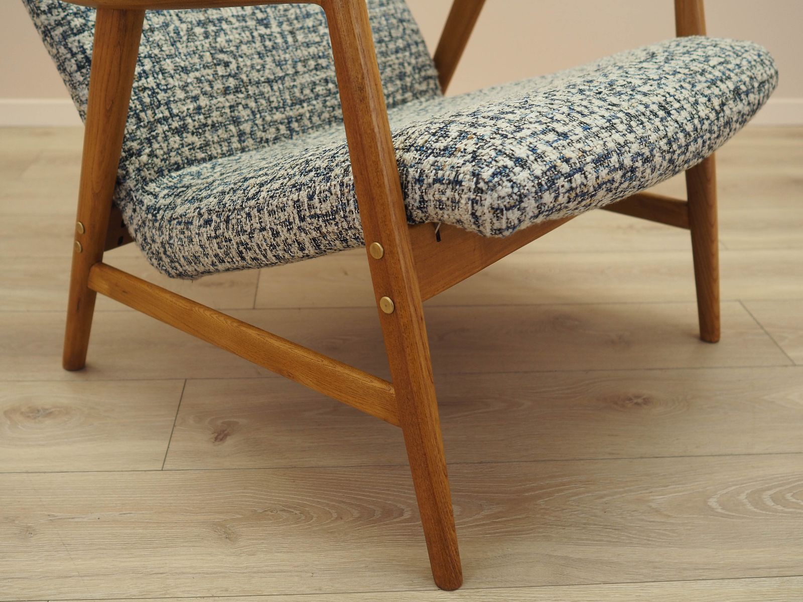 photo for sale Fauteuil Kontour par Alf Svensson pour Fritz Hansen, structure en teck, années 1960