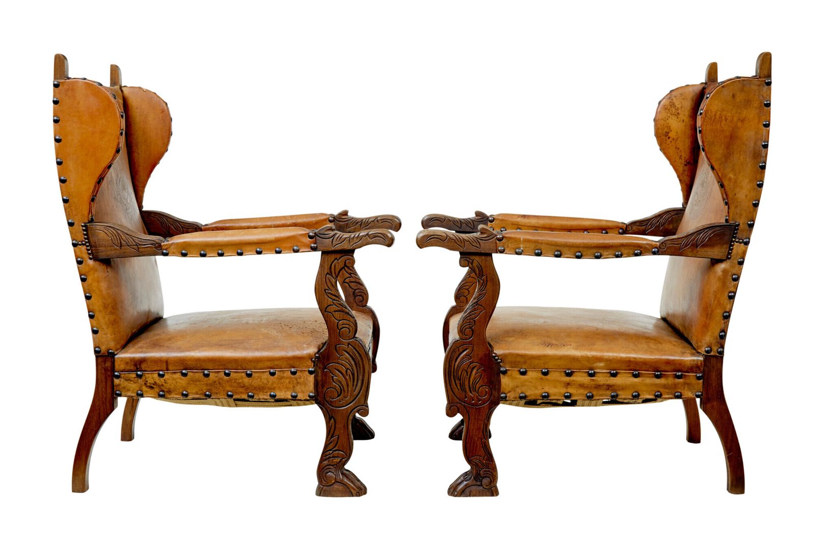 photo furniture Paar 19e-eeuwse fauteuils van eikenhout en geborduurd leer