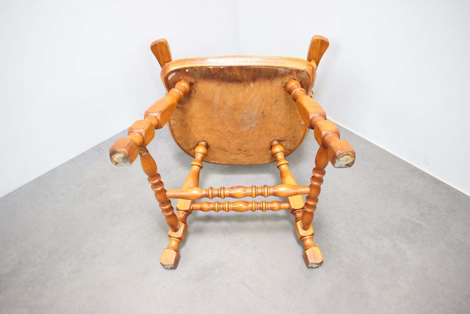 Fauteuil vintage de style Windsor à dossier à fuseaux, Europe centrale, vers les années 1970-1980 photo vintage