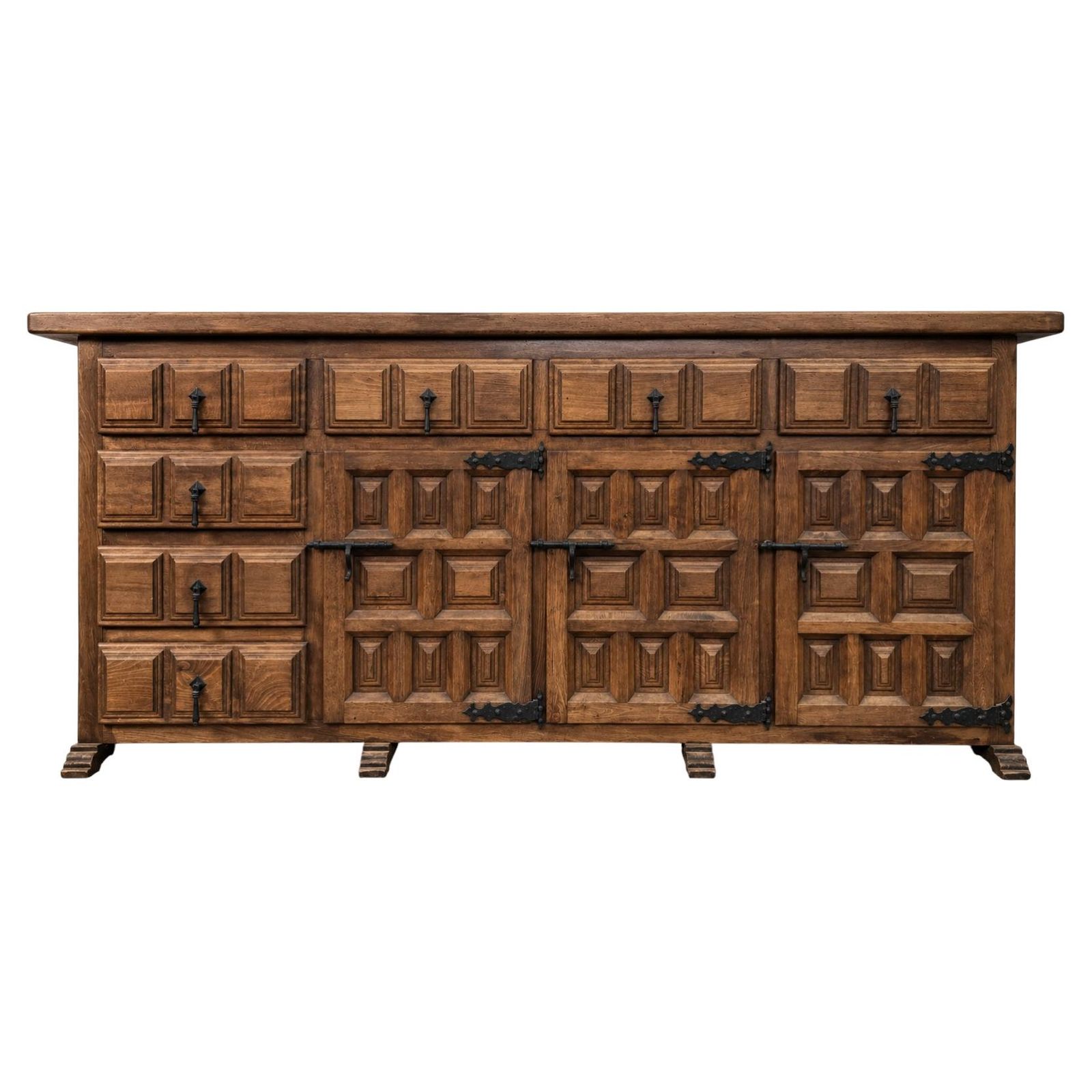 Buffet espagnol rustique en bois sculpté avec tiroirs latéraux et quatre portes