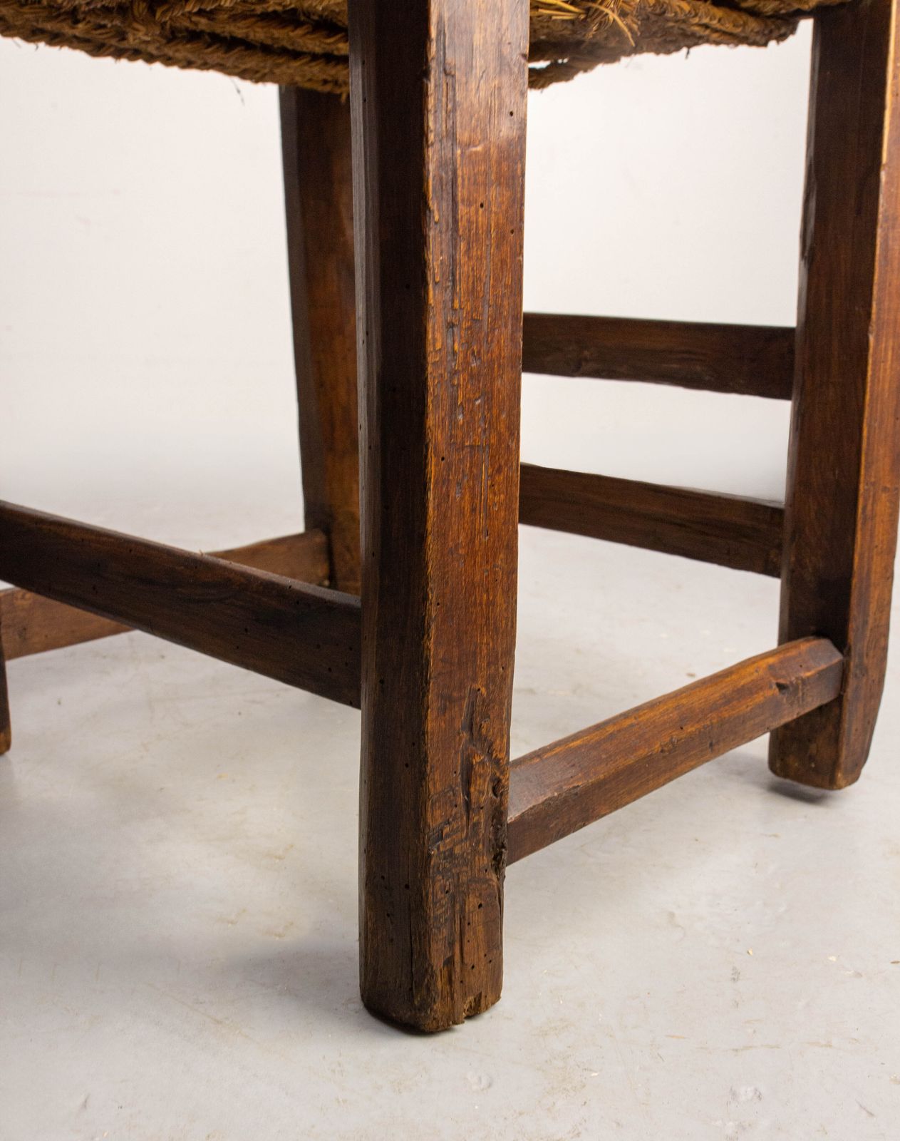 photo furniture Paire de chaises d'appoint espagnoles en pin, XIXe siècle
