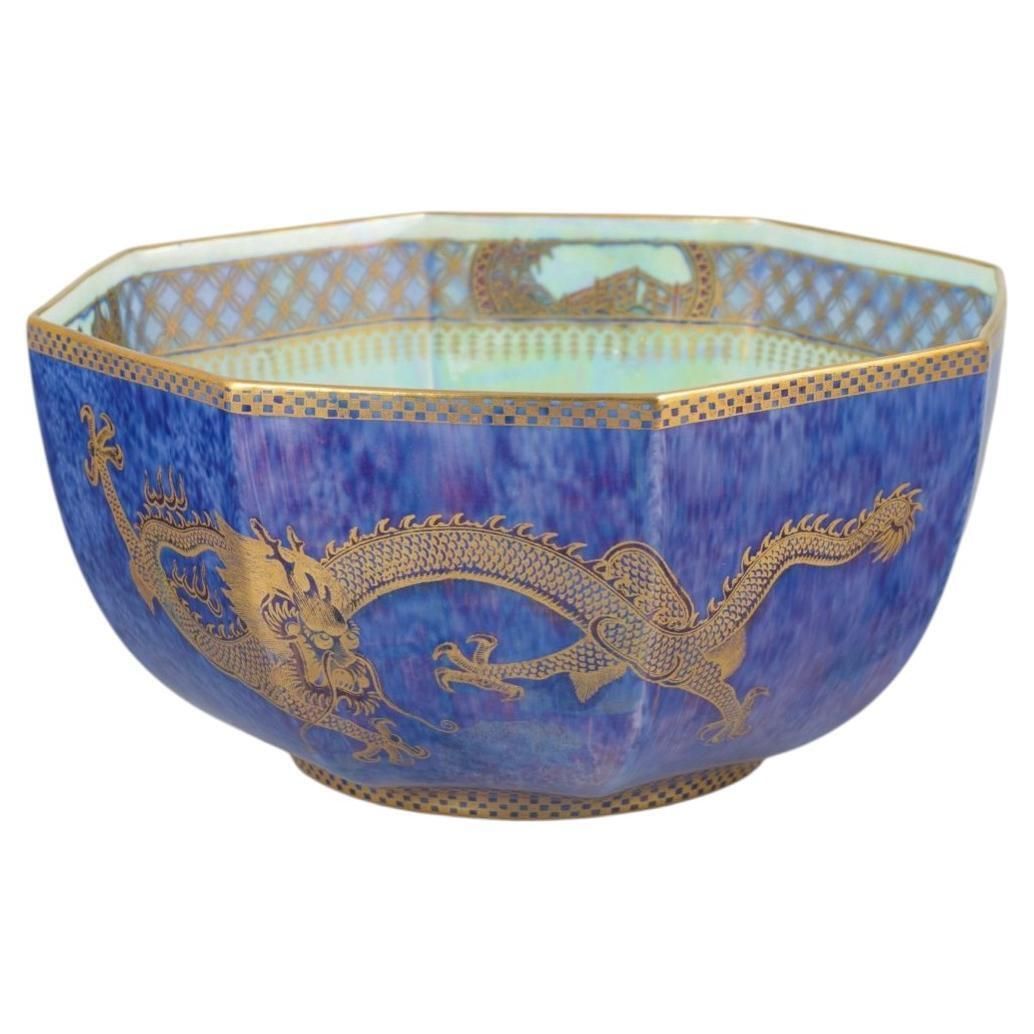 Bol Fairyland Lustre Wedgwood avec dragon, par Daisy Makeig Jones, années 1930.