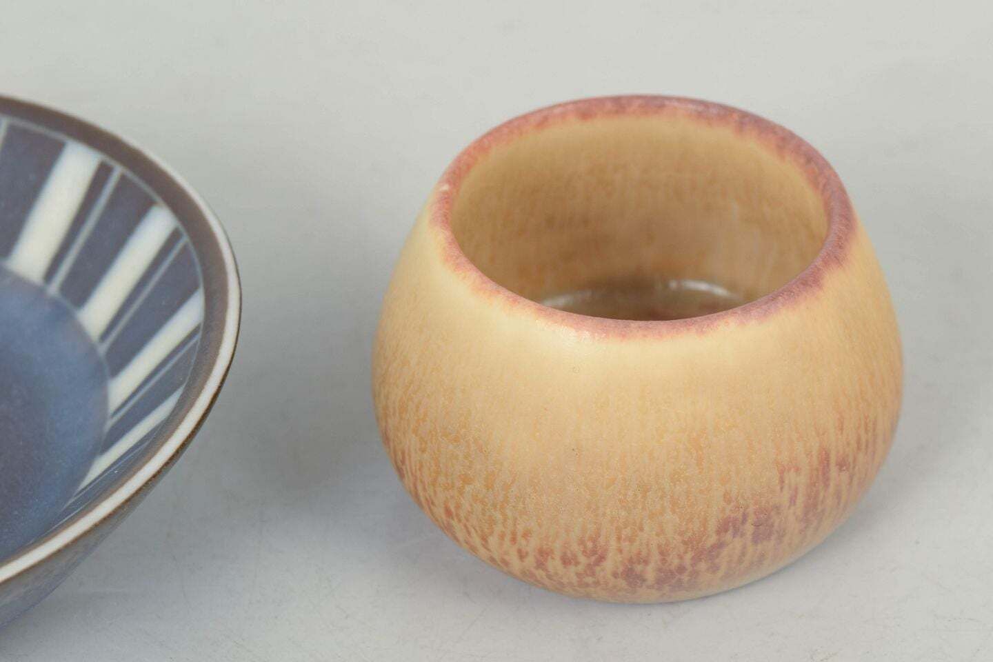 Carl Harry Stålhane et Gunnar Nylund, Rörstrand. Deux pièces miniatures en grès photo for sale