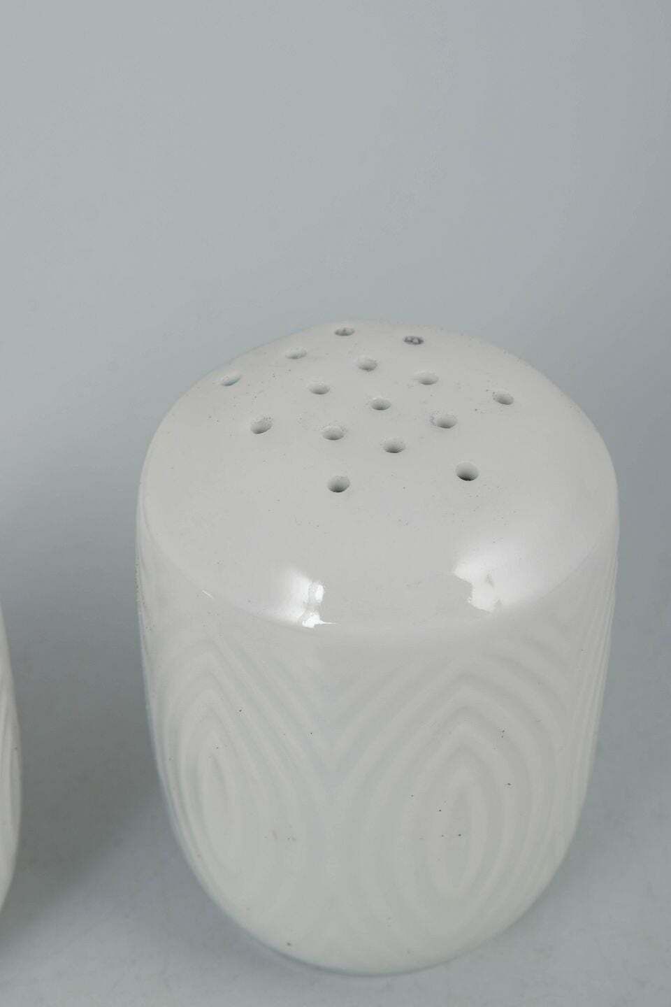 Service sel et poivre Axel Salto pour Royal Copenhagen en porcelaine, années 1960 photo for sale