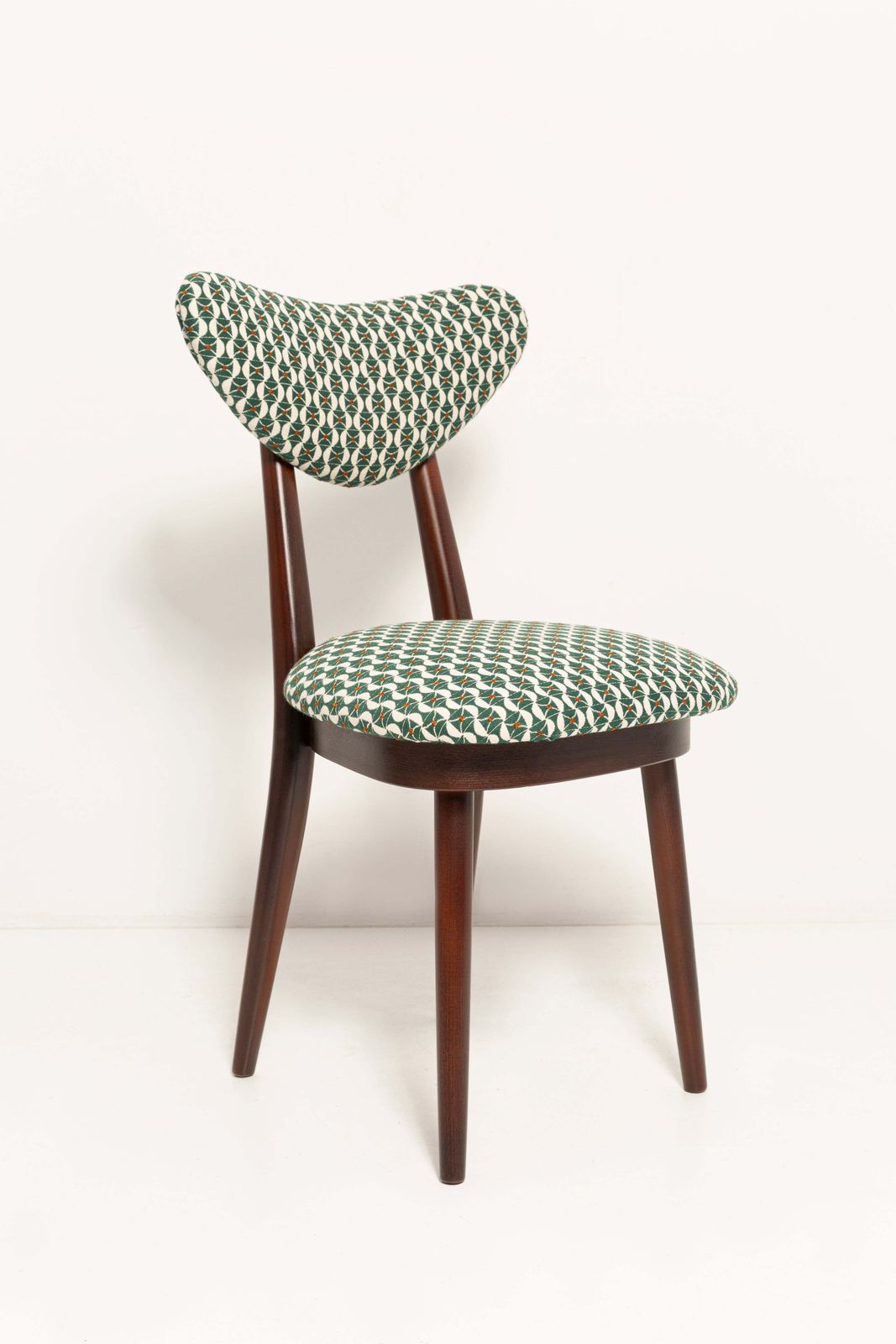 Zes mid-century hartstoelen, wit en groen art deco jacquard, Europa, jaren 1960 photo Meubels