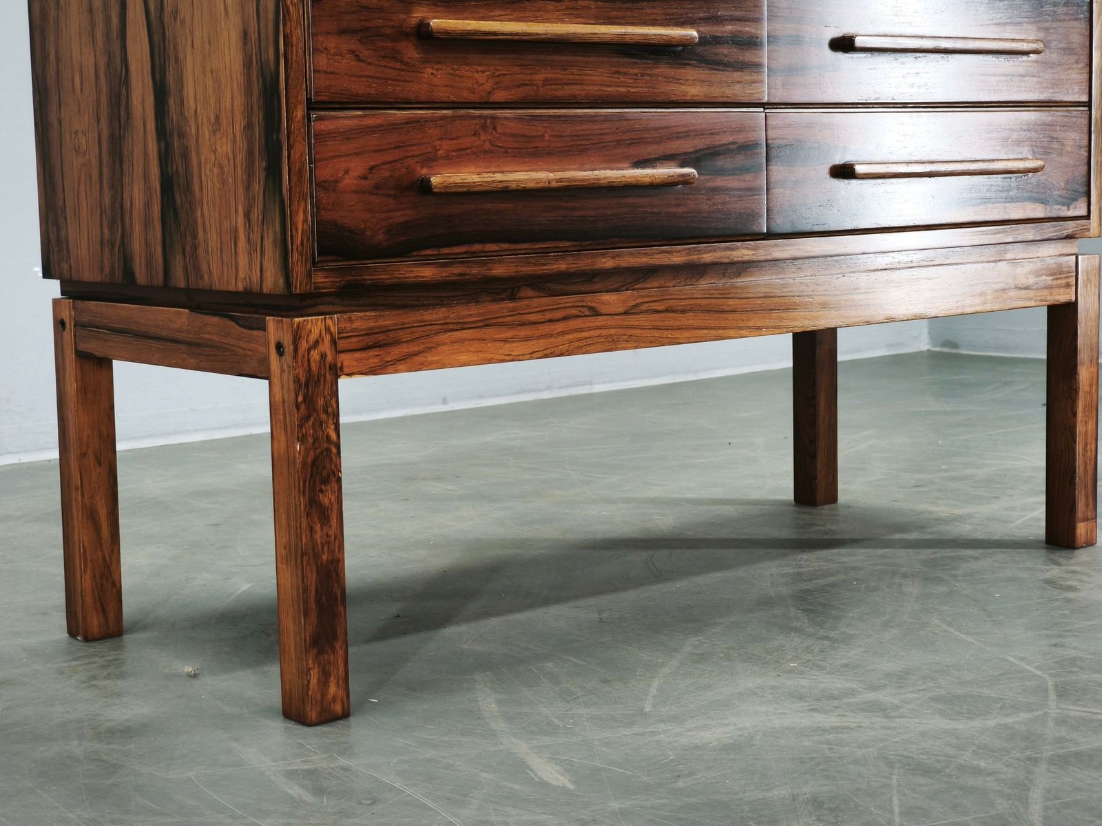 Commode mid-century modern danoise en placage de palissandre, années 1960 photo 726.0