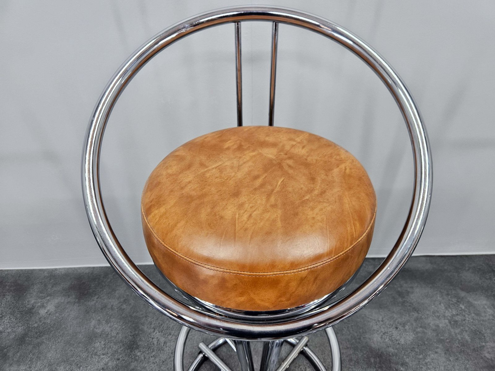 photo for sale Ensemble de trois tabourets de bar mid-century, Space Age, Italie, 1970.