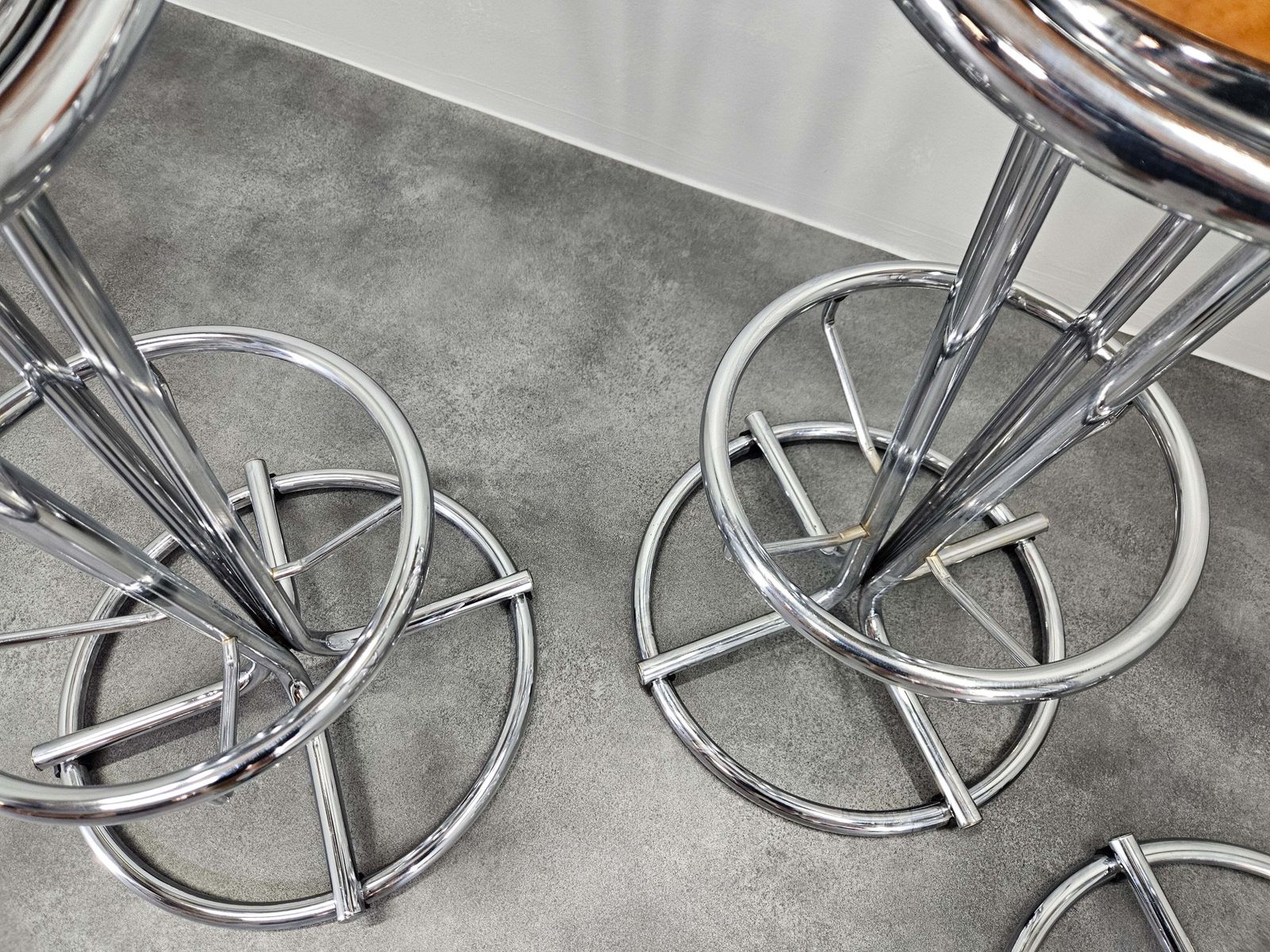 2379.0 Ensemble de trois tabourets de bar mid-century, Space Age, Italie, 1970. photo