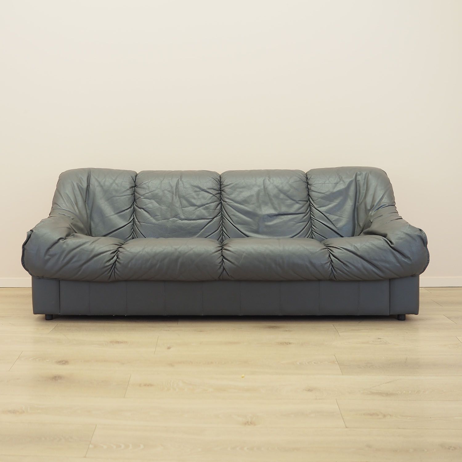 Canapé italien 3 places en cuir naturel gris, années 1970, design moderne italien photo furniture