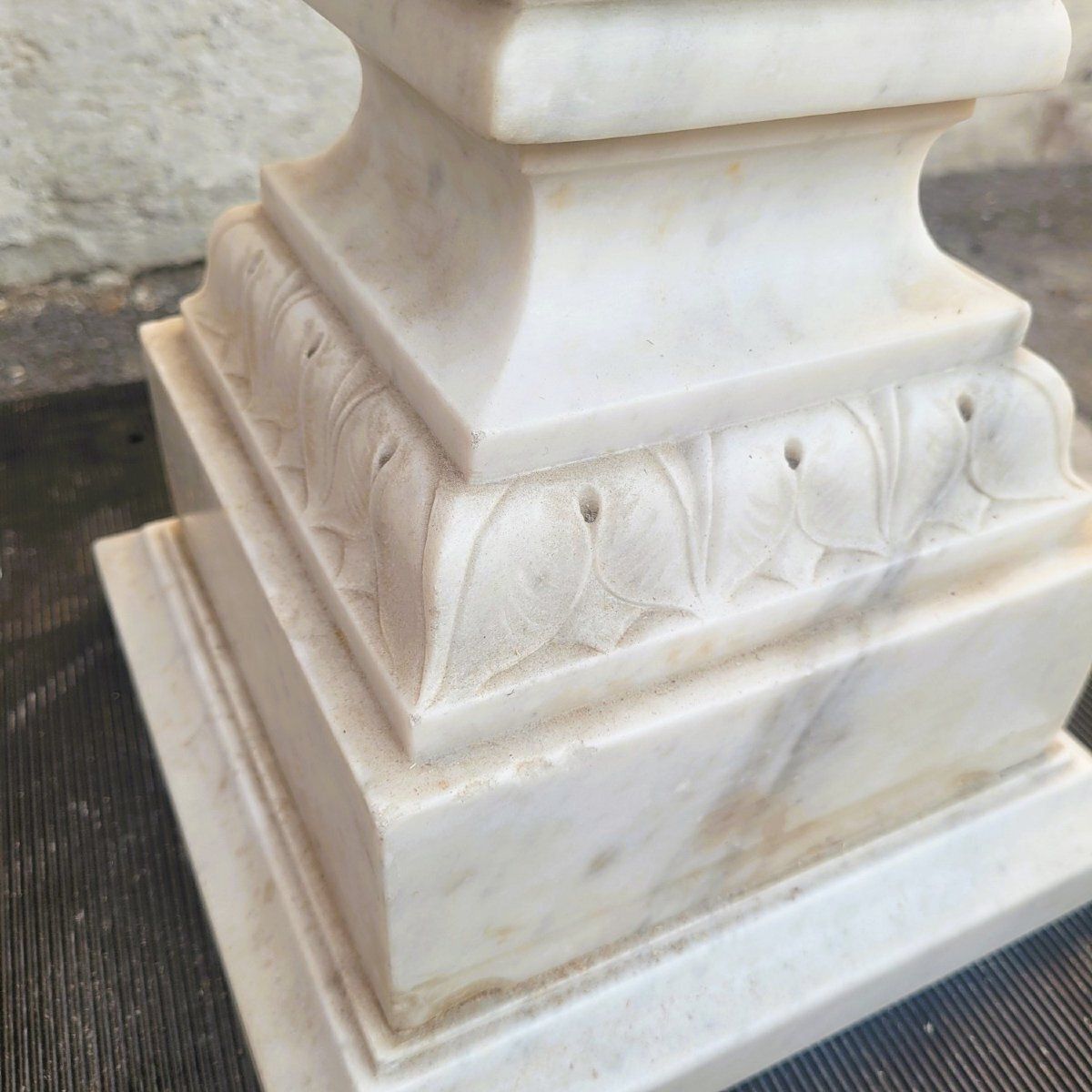 Grande console centrale en marbre, 194 cm de longueur, fin du XIXe - début du XXe siècle photo Mobilier