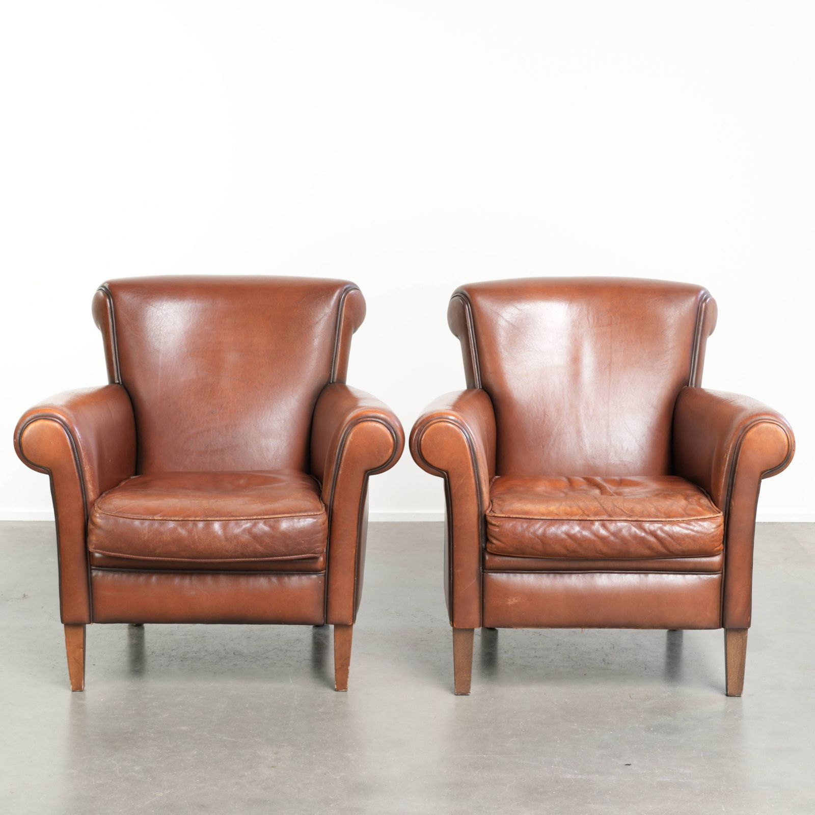 Set van 2 comfortabele schapenvachten fauteuils met een tijdloze uitstraling en goed zitcomfort.