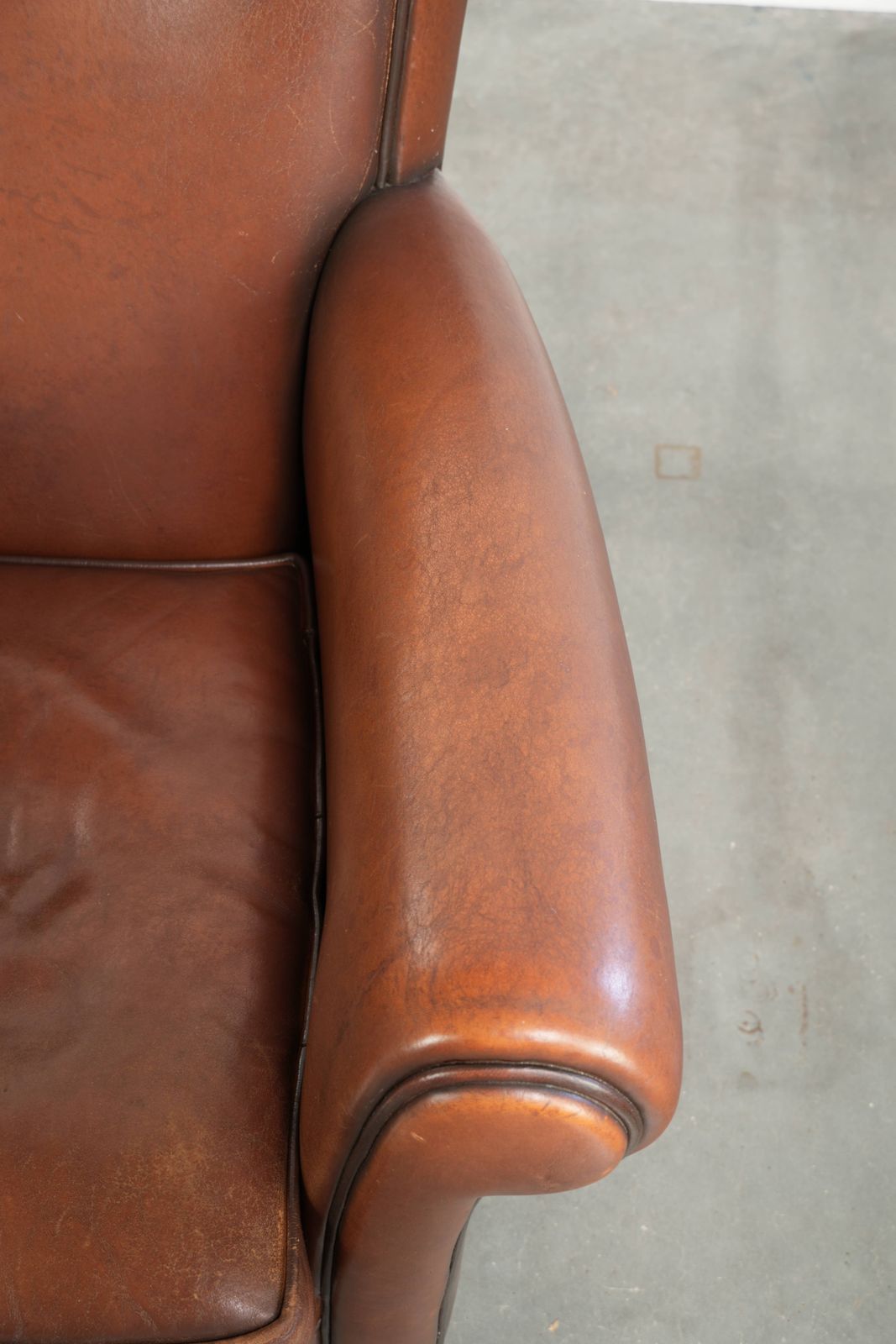 Tijdloze Fauteuil Van Schapenleer Met Een Mooie Engelse Uitstraling photo vintage