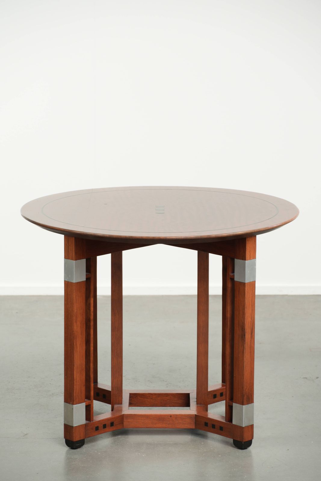 Ronde Salon/Bijzettafel in Art Deco Design photo for sale