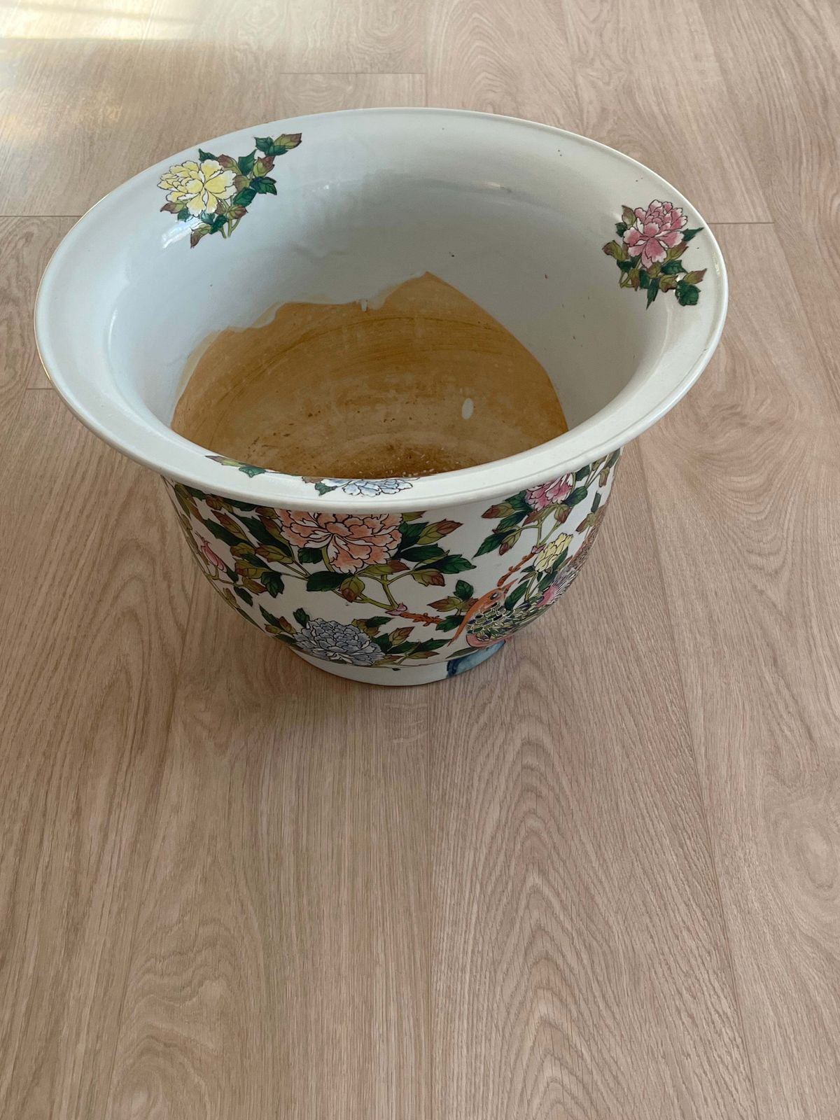 photo vinterior Chinese Export Porcelain Large Jardiniere, Famille Rose, Circa 1940