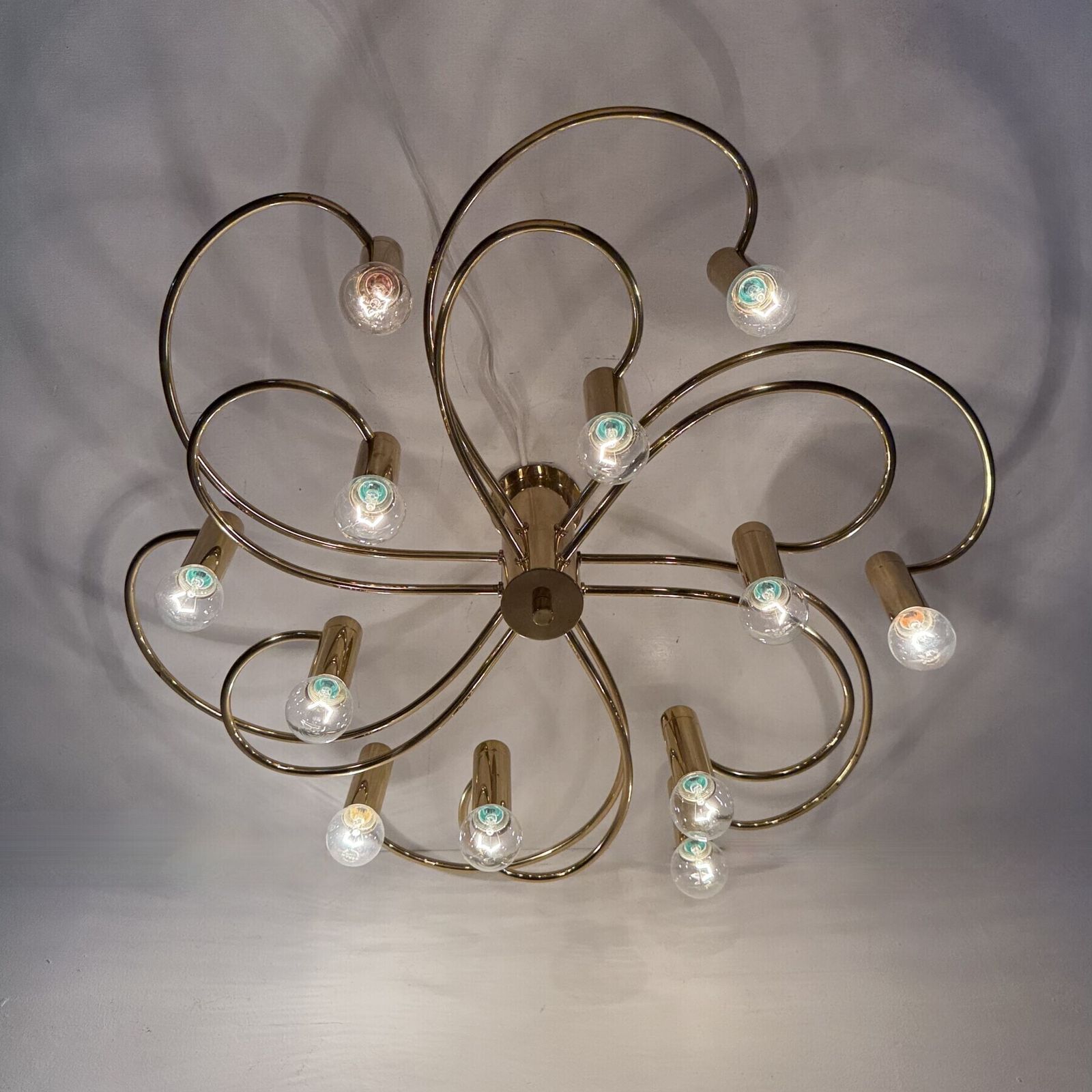 Leola Sculptural Brass 12 Light Ceiling Or Wall Flush Mount, jaren 1970 photo furniture