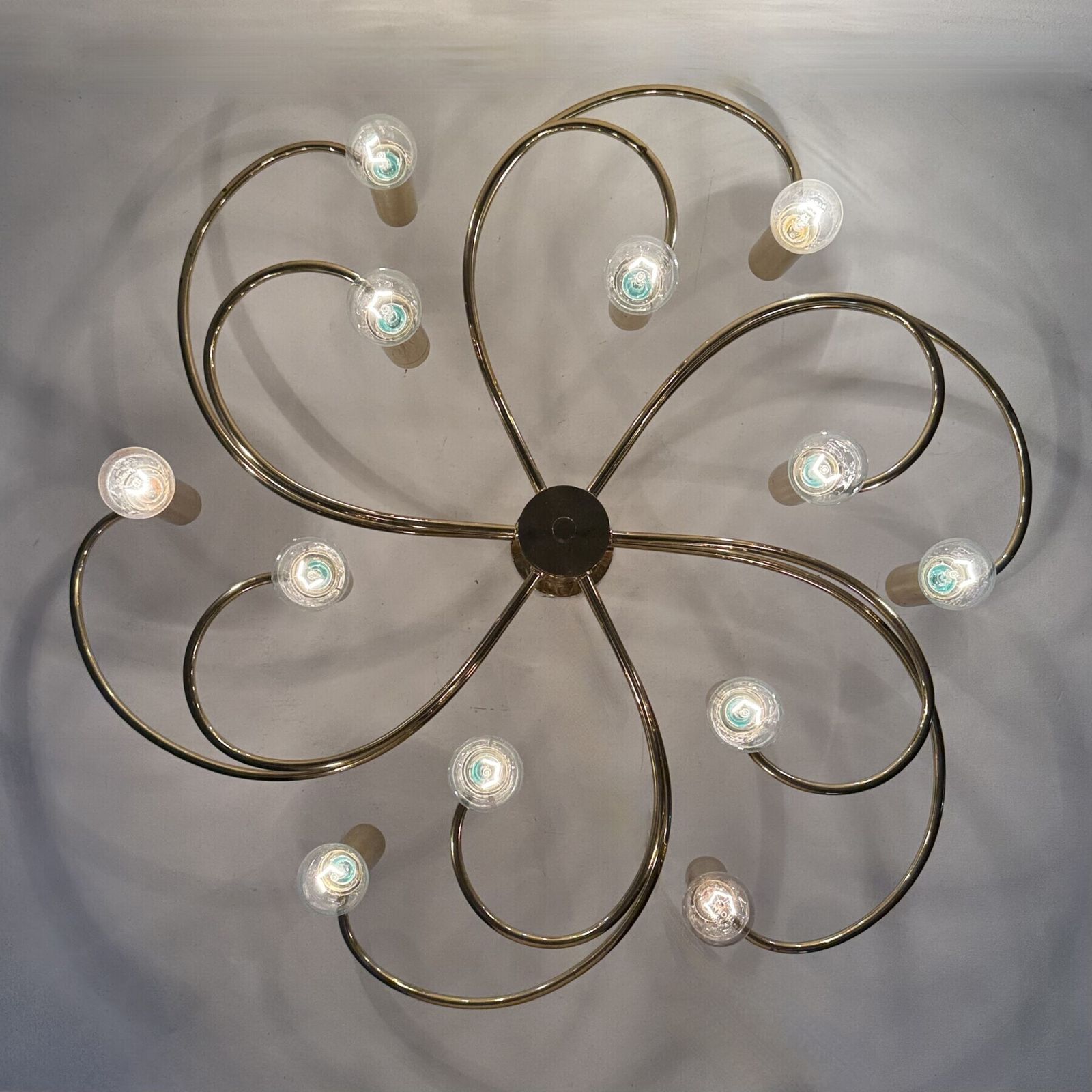 Leola Sculptural Brass 12 Light Ceiling Or Wall Flush Mount, jaren 1970 photo for sale