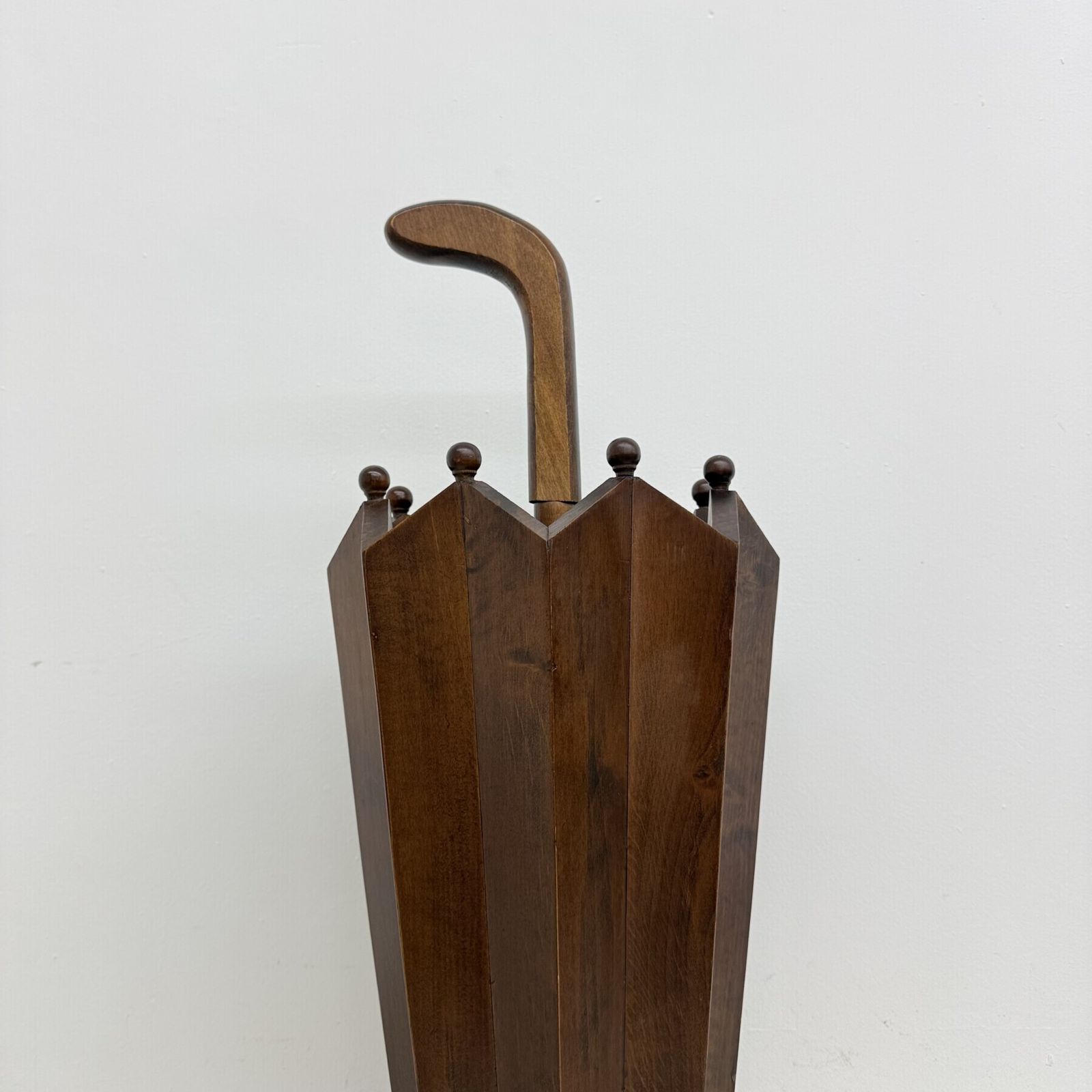 Porte-parapluies Art déco en bois de châtaignier, France, années 1930 photo vinterior