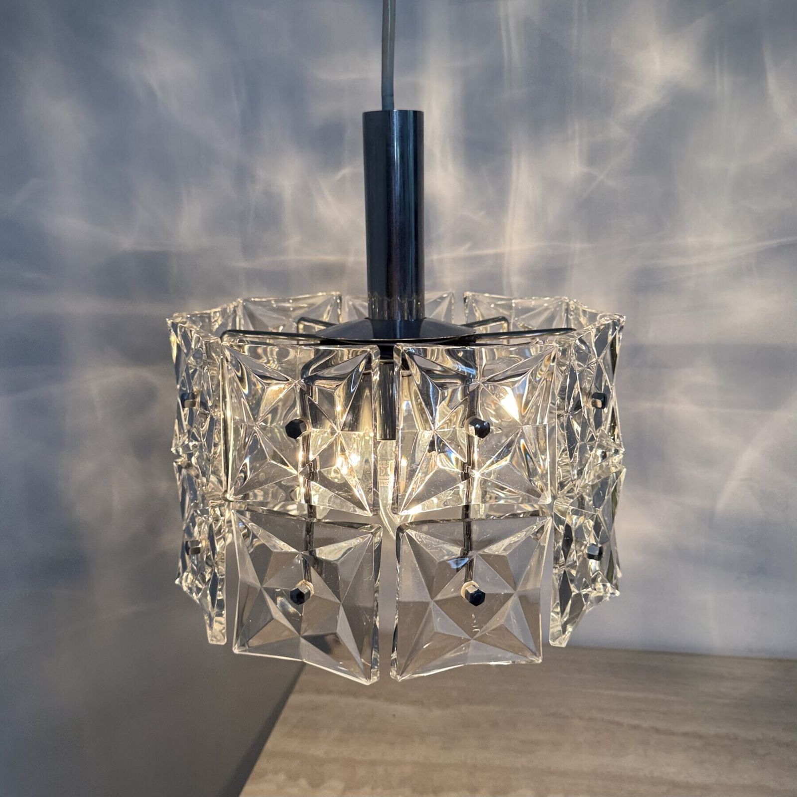 Mid Century Design Kinkeldey hanglamp, jaren 1970 photo Verlichting