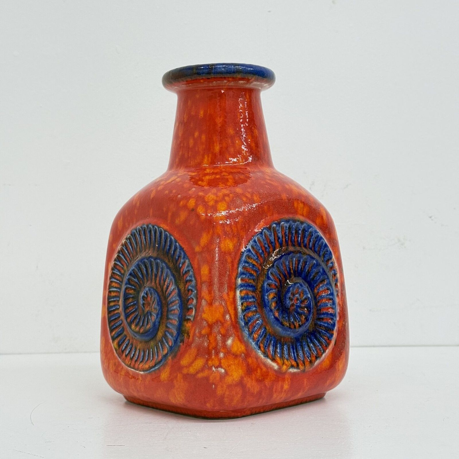 Scheurich West Germany Bay Ceramic Vase Orange With Blue Fossils , 1970s photo Woonaccessoires