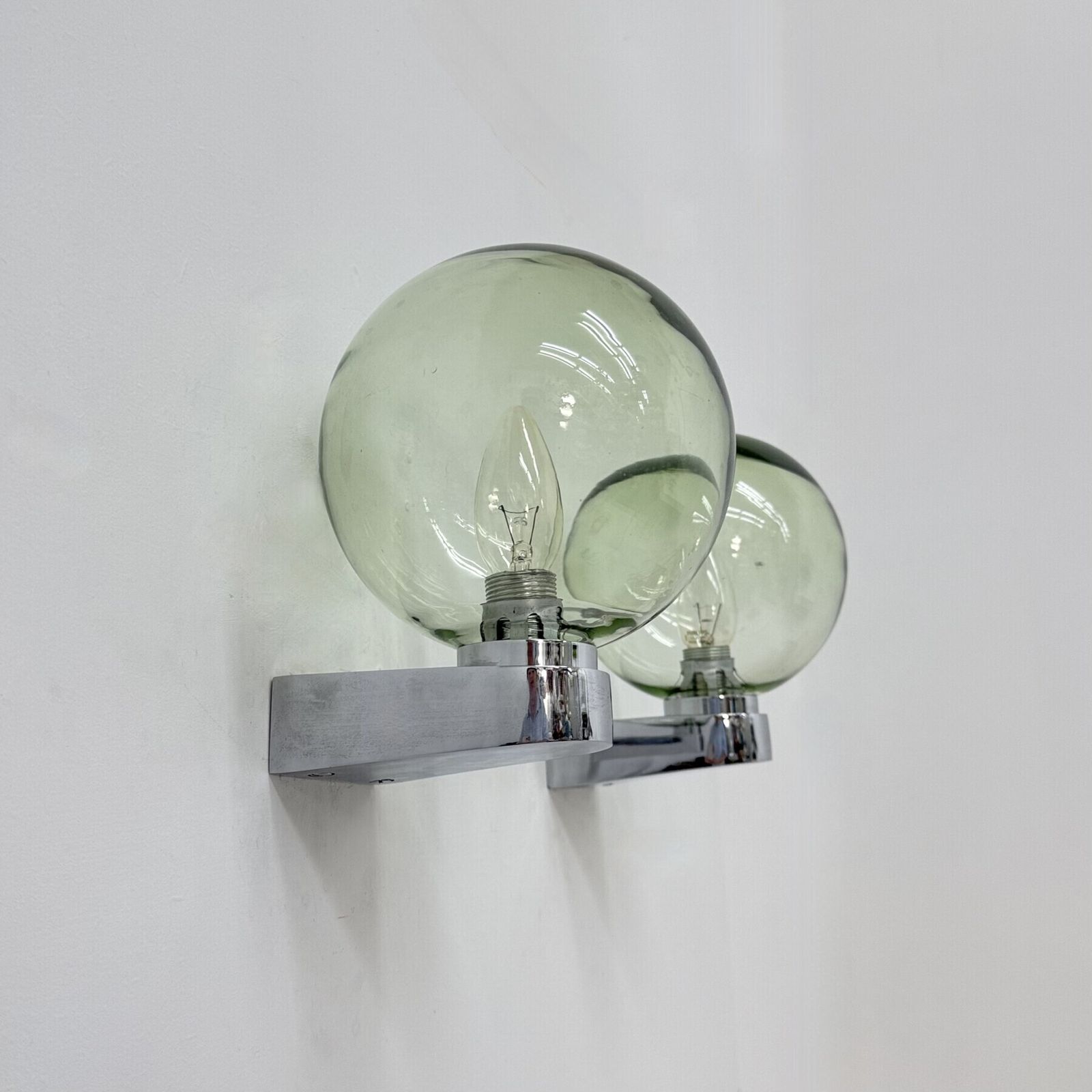 photo buy Mid Century wandlamp, groen glas en chroom, jaren 1970