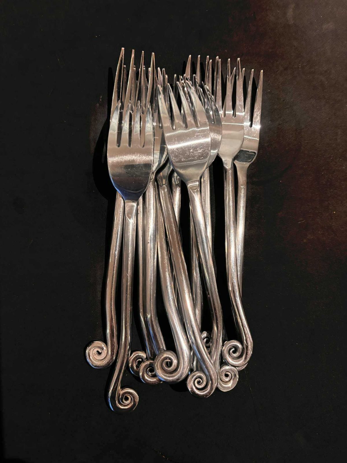 Lot de 8 fourchettes de table françaises à manche torsadé, style Brutalist médiéval
